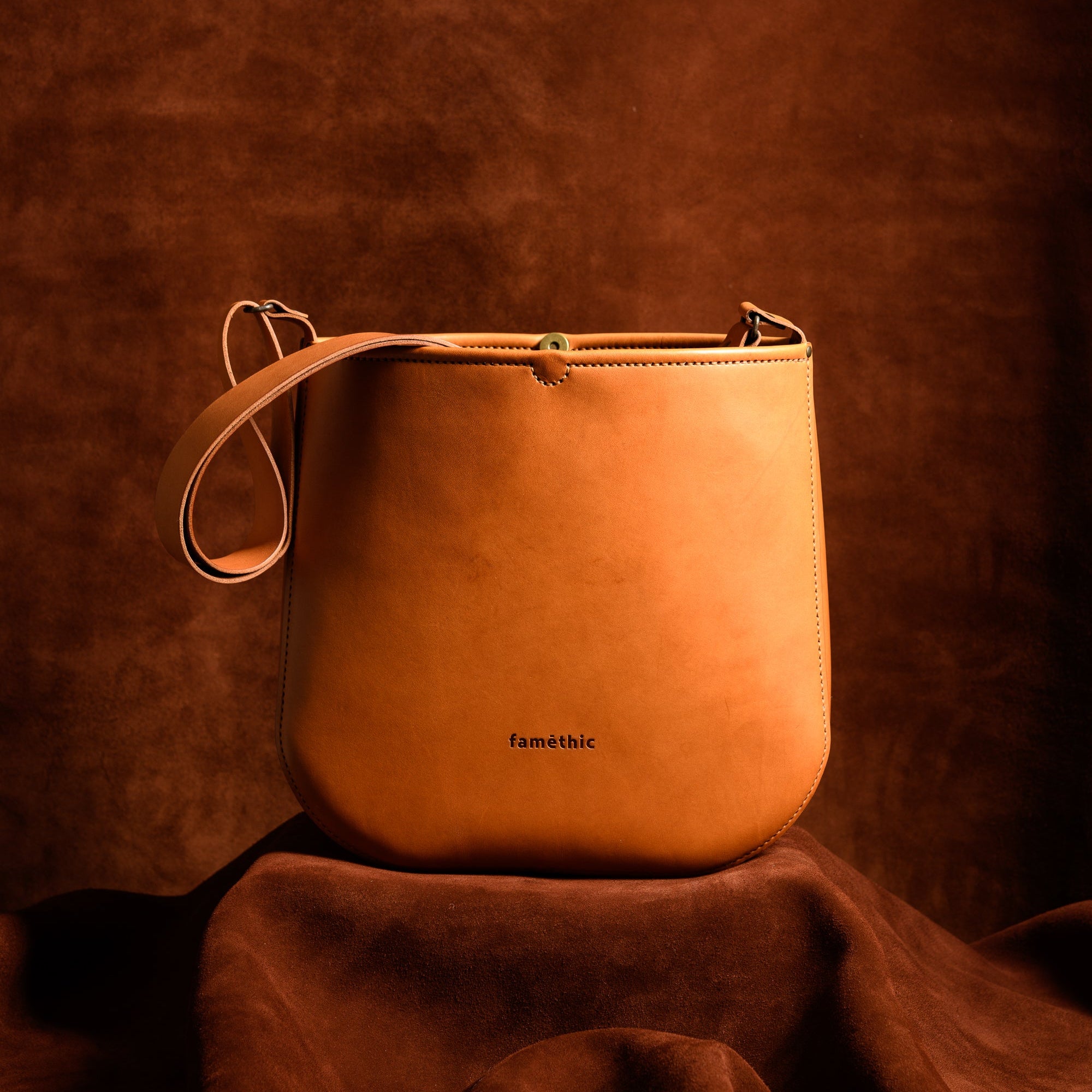 sac en cuir fabriqué en france marque de luxe française maroquinerie faméthic