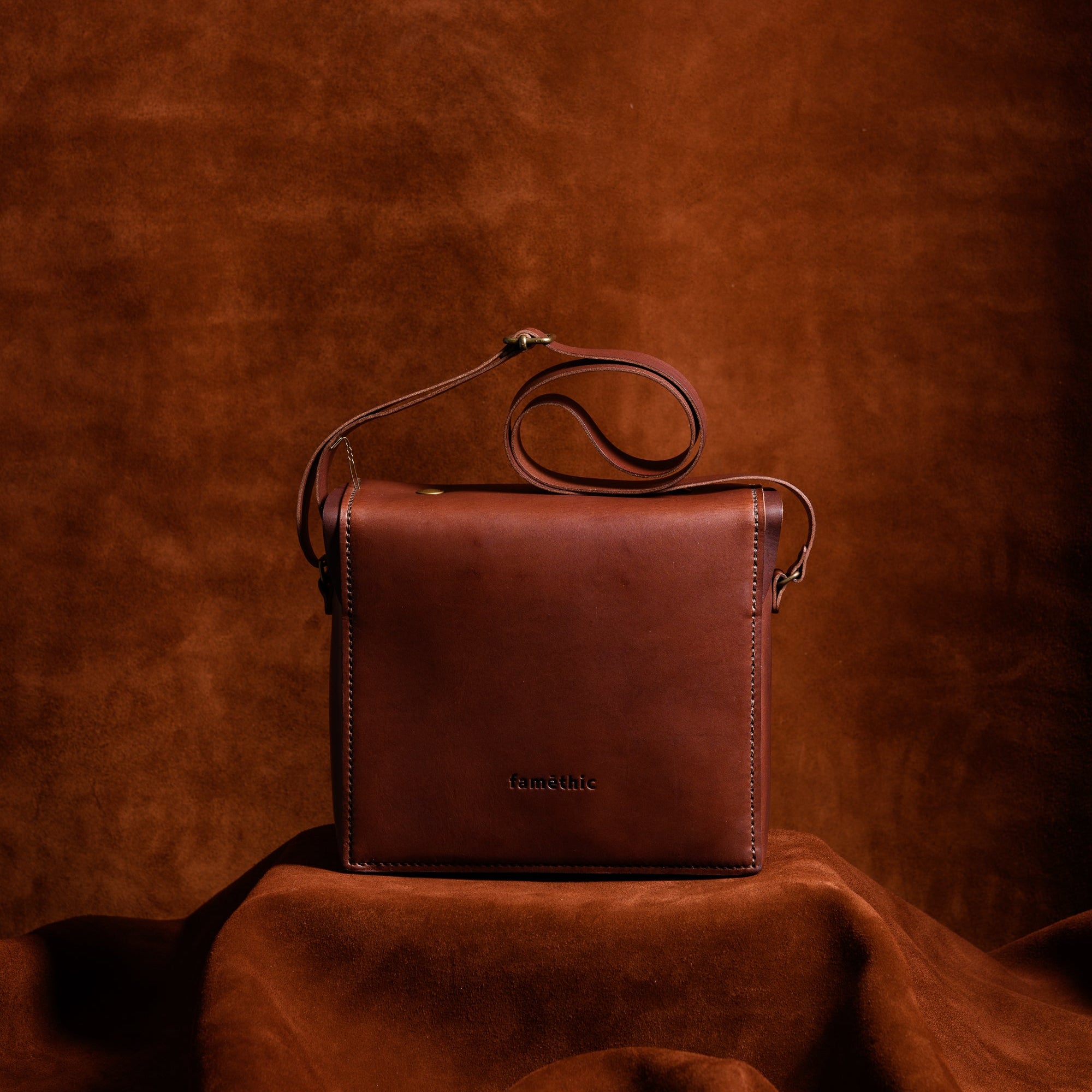 sac en cuir fabriqué en france marque de luxe française maroquinerie faméthic