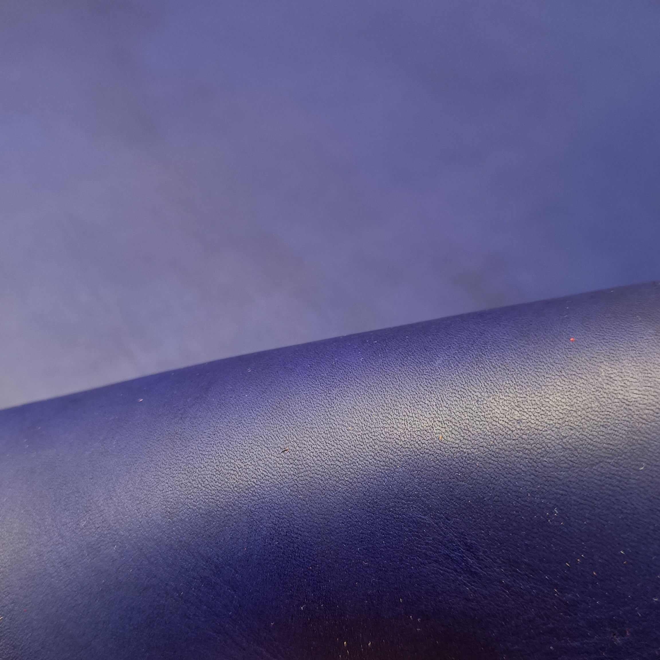 maroquinerie artisanal éthique famethic artisan maroquinier cuir atelier sac en cuir bandoulière mimosa faméthic