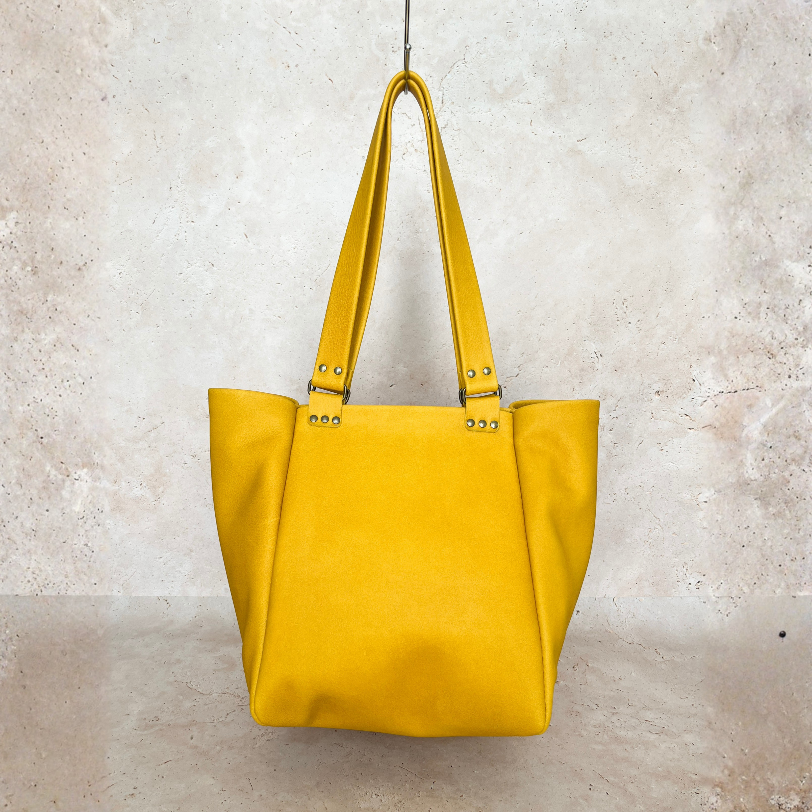 Le Ophrys | Taurillon nubuck jaune