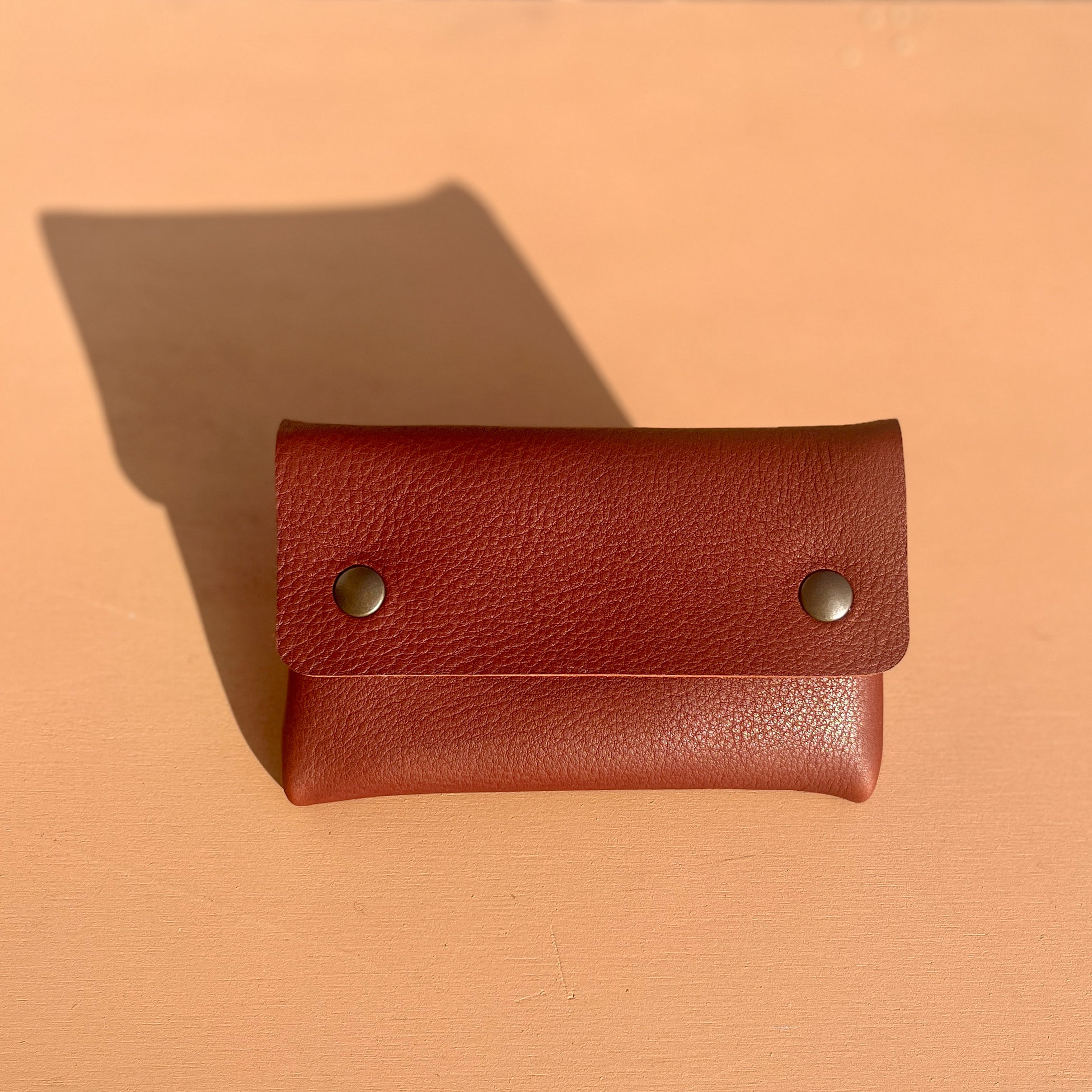 pochette passeport tabac en cuir fabriqué en france maroquinerie française faméthic