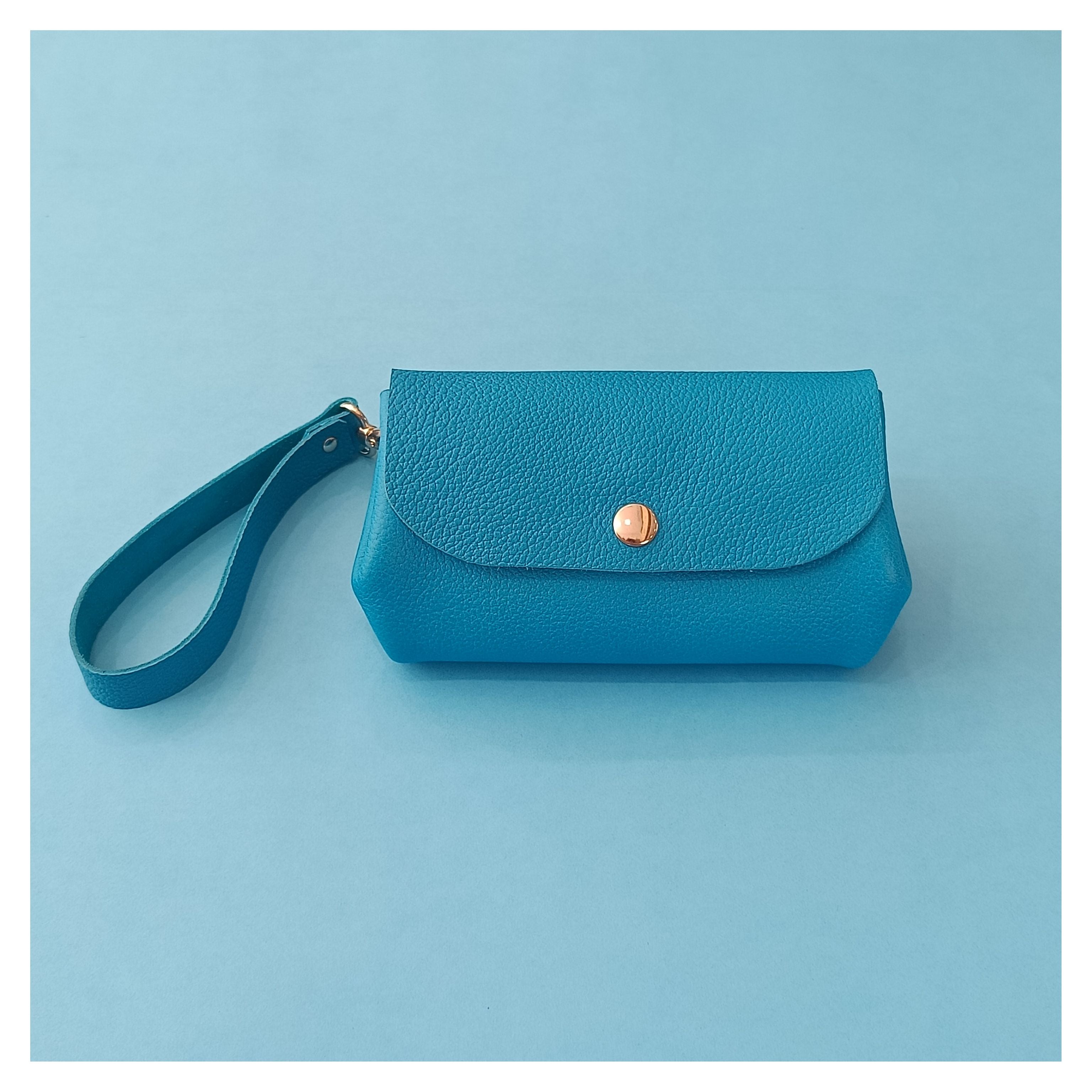 pochette en cuir avec dragonne collection Marseille H2O faméthic maroquinerie