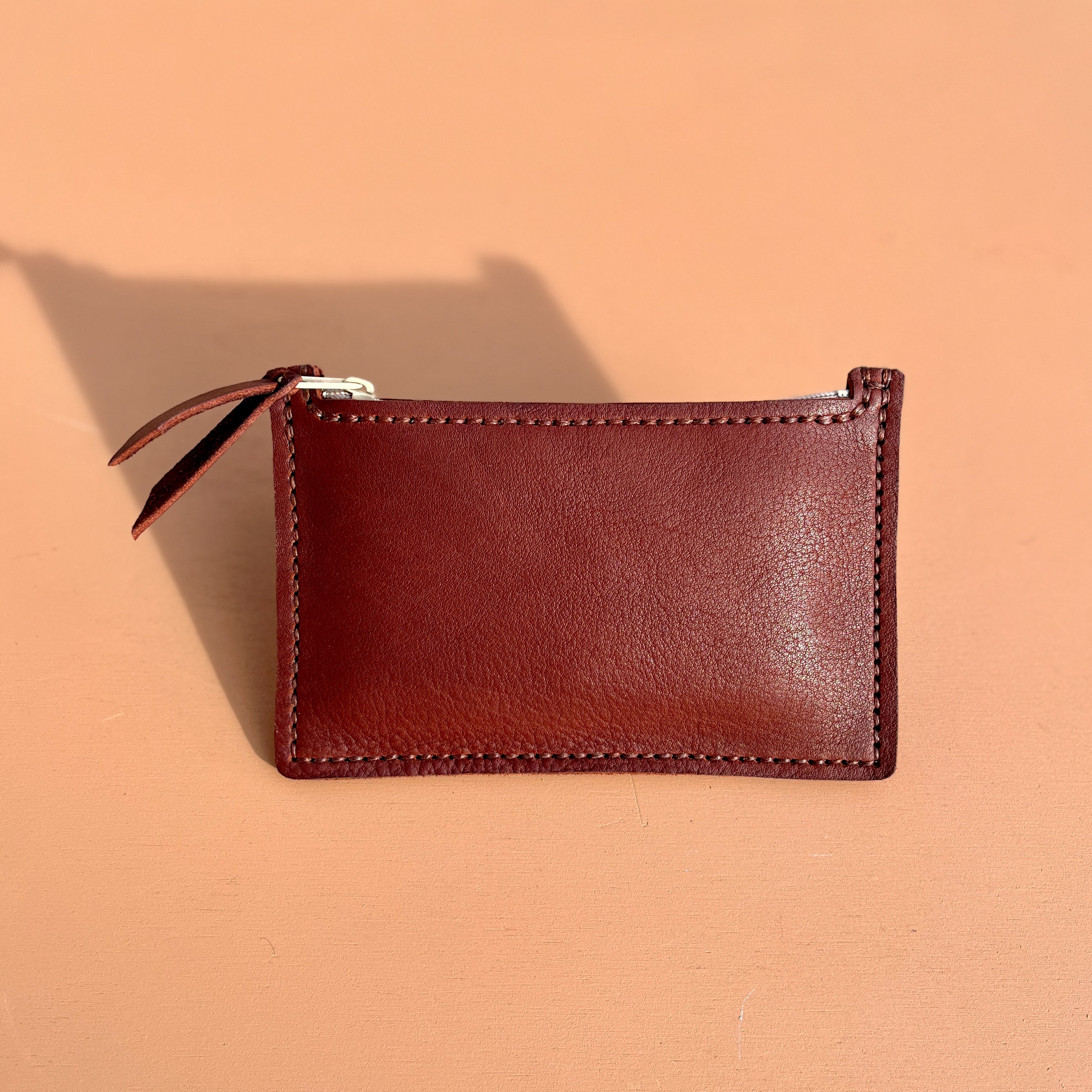 pochette zippée en cuir portefeuille en cuir fabrication française marque de maroquinerie de luxe française faméthic