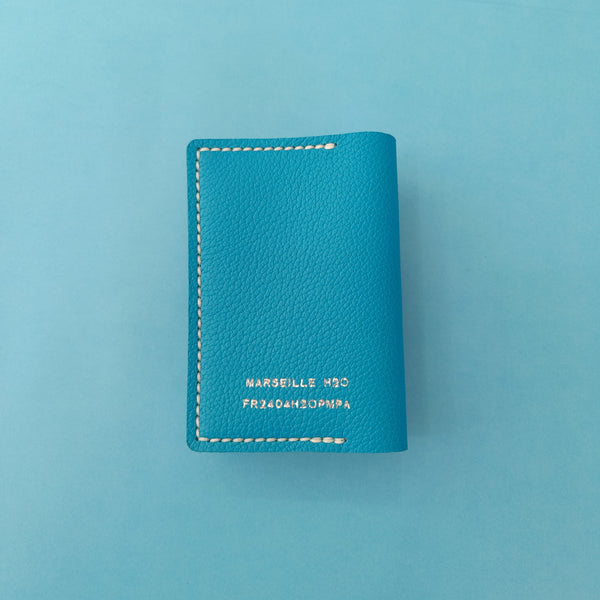 petite pochette zipée en cuir turquoise collection Marseille H2O faméthic maroquinerie