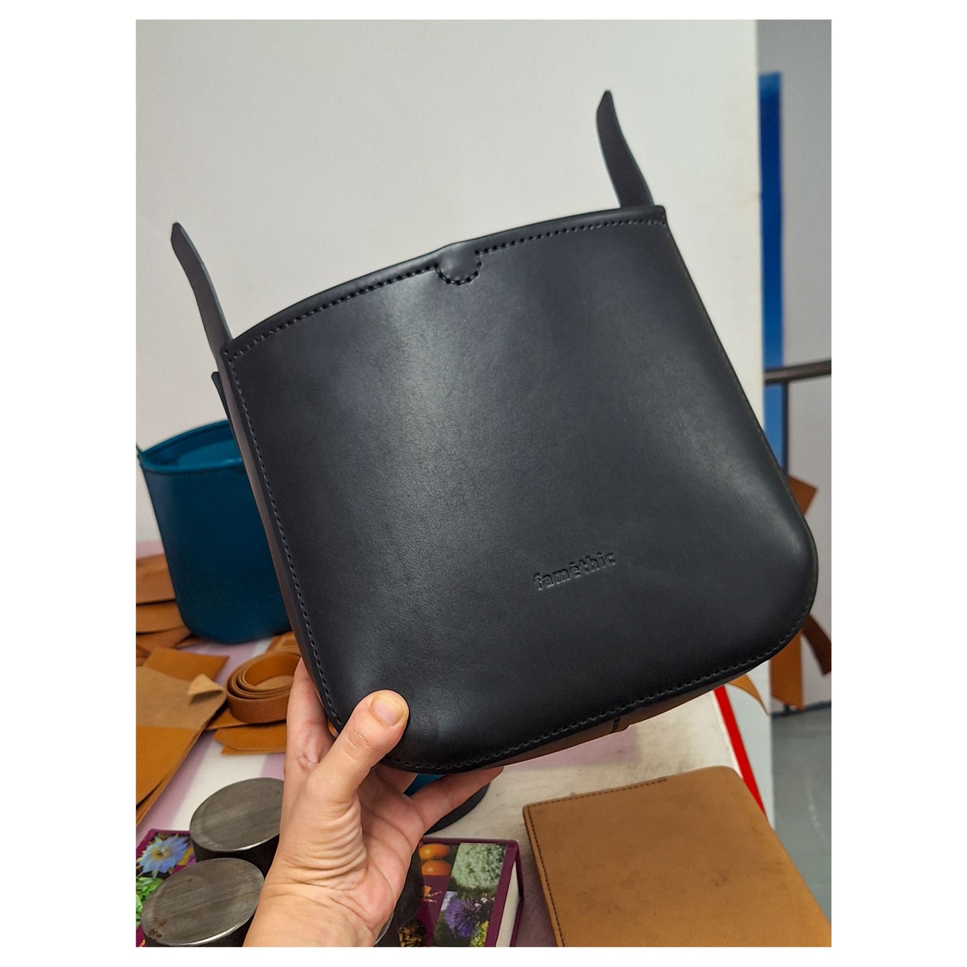 sac besace en cuir bandoulière valériane faméthic maroquinerie française artisanal