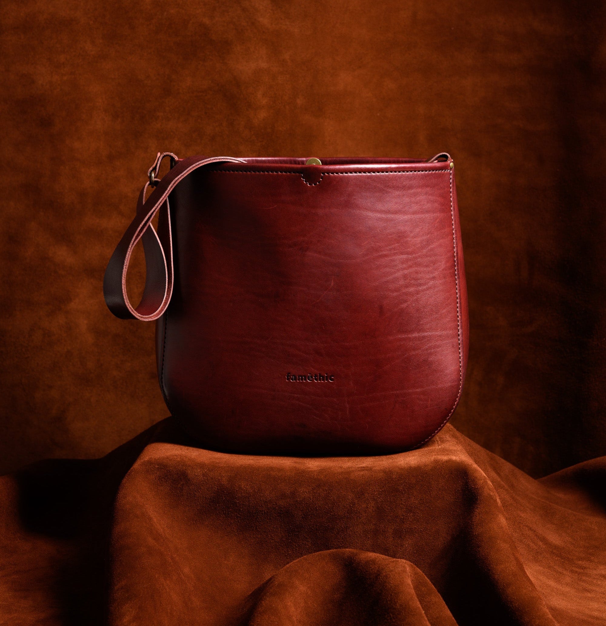 sac en cuir artisanal fabriqué en france maroquinerie faméthic besace en cuir