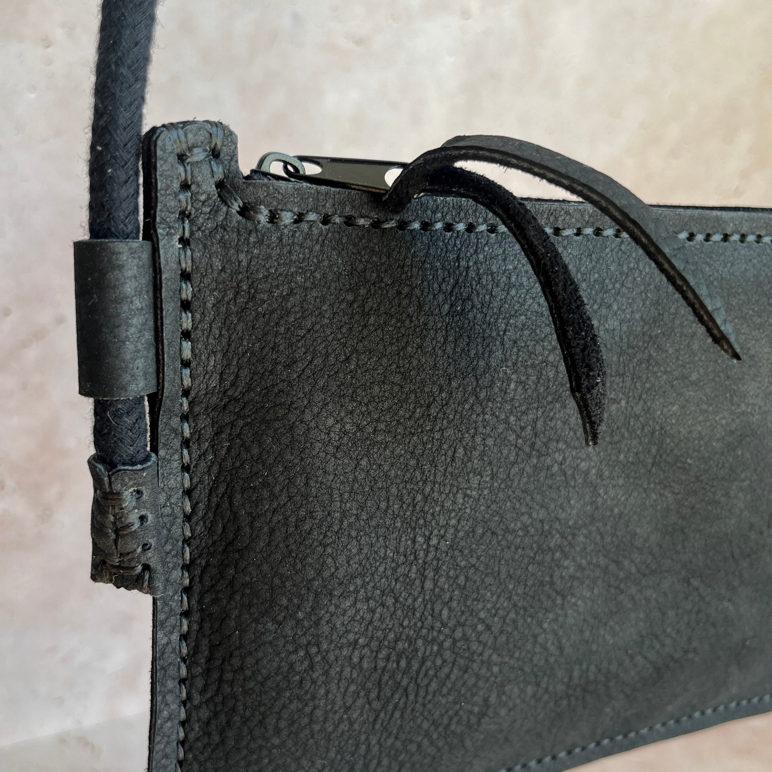 Le Cade | Taurillon nubuck noir