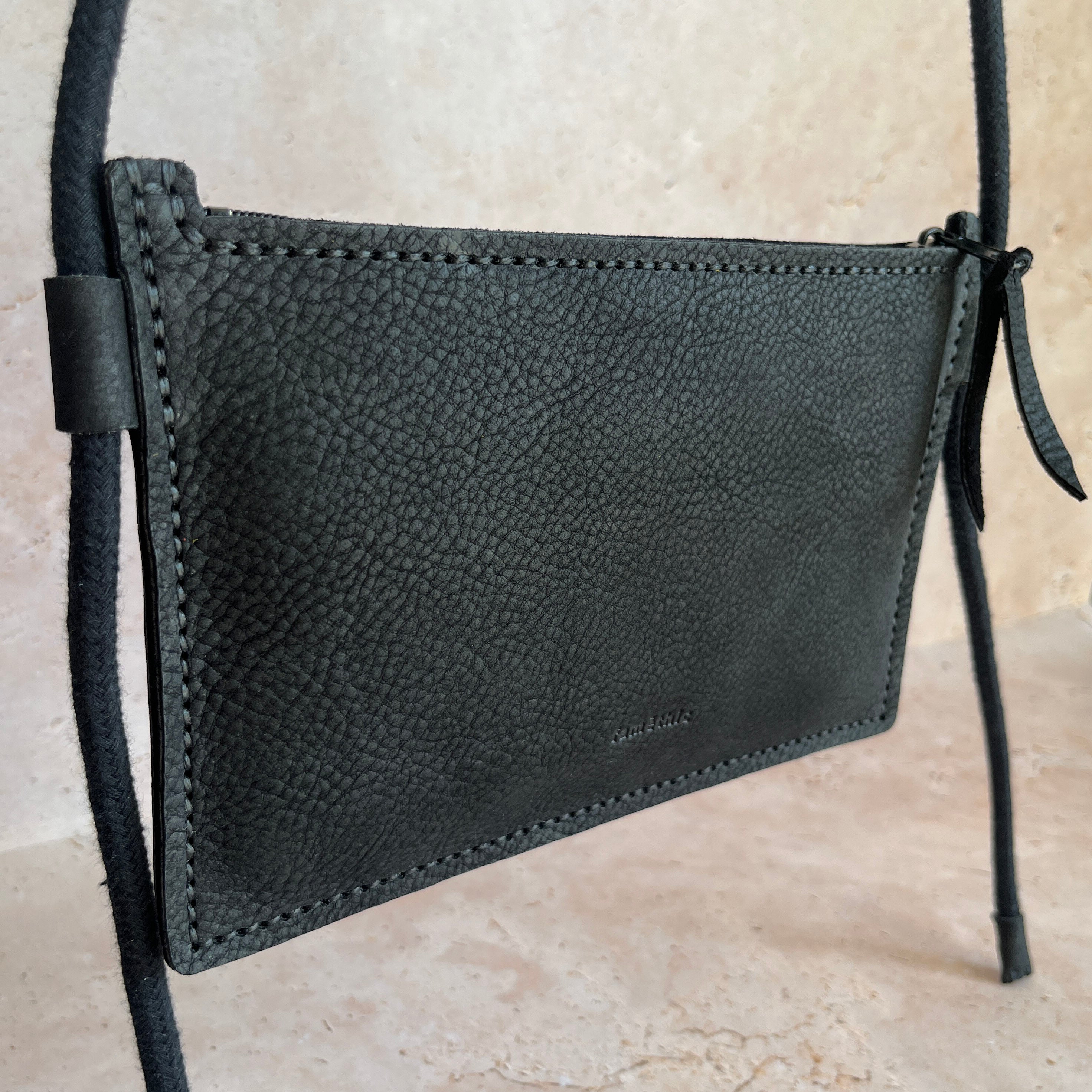 Le Cade | Taurillon nubuck noir