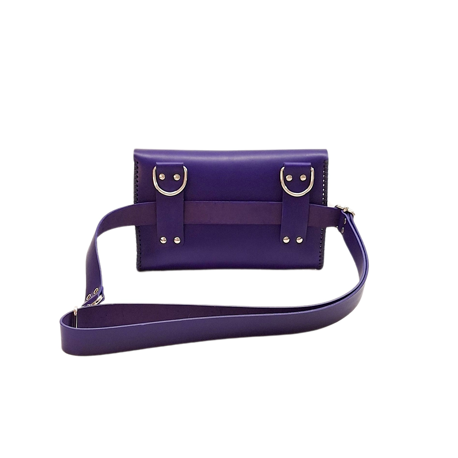 maroquinerie sac en cuir banane bandoulière sacoche cartable artisanal française cuir végétal faméthic passiflore bleu indigo