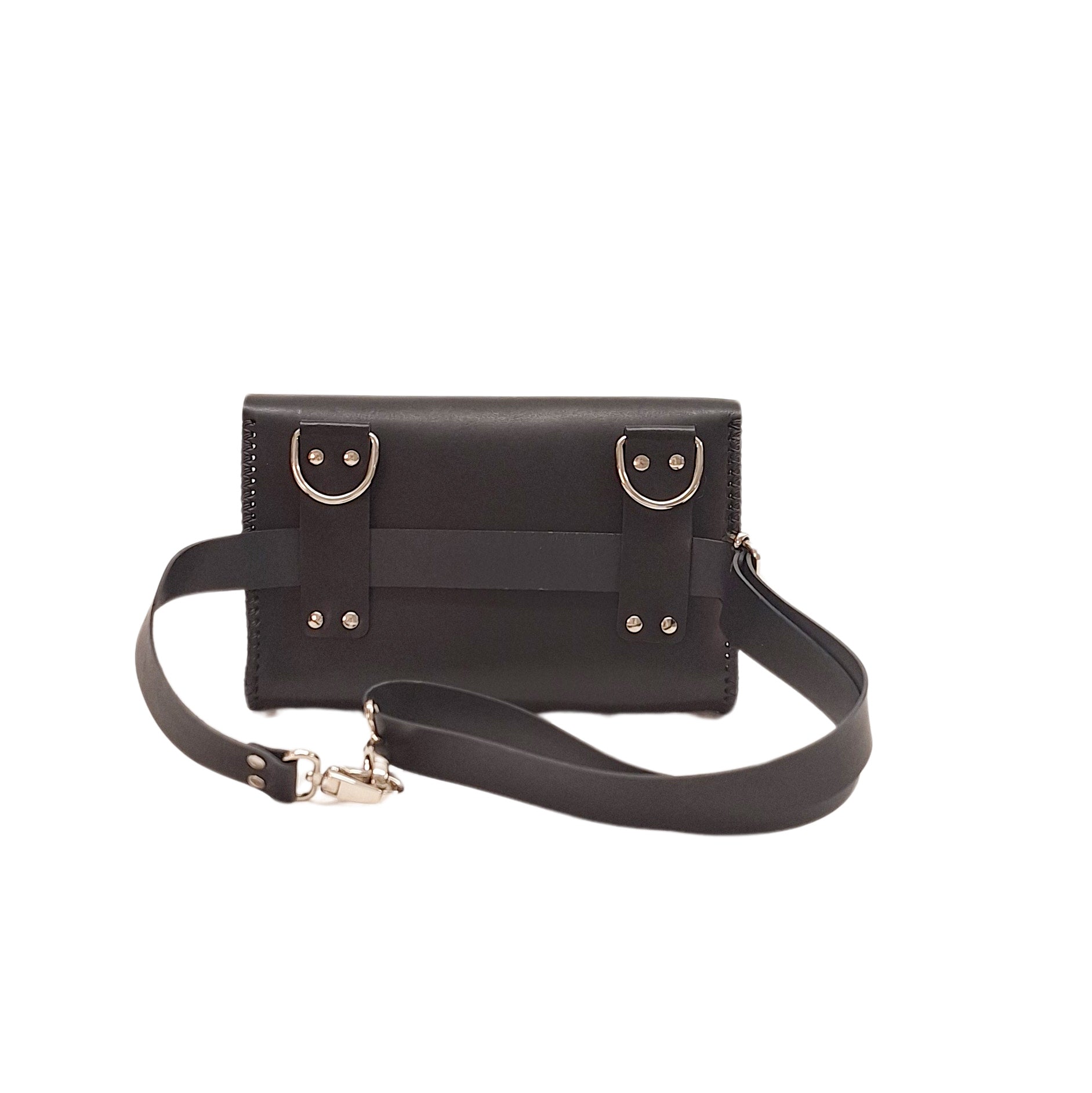 maroquinerie sac en cuir banane bandoulière sacoche cartable artisanal française cuir végétal faméthic passiflore noire