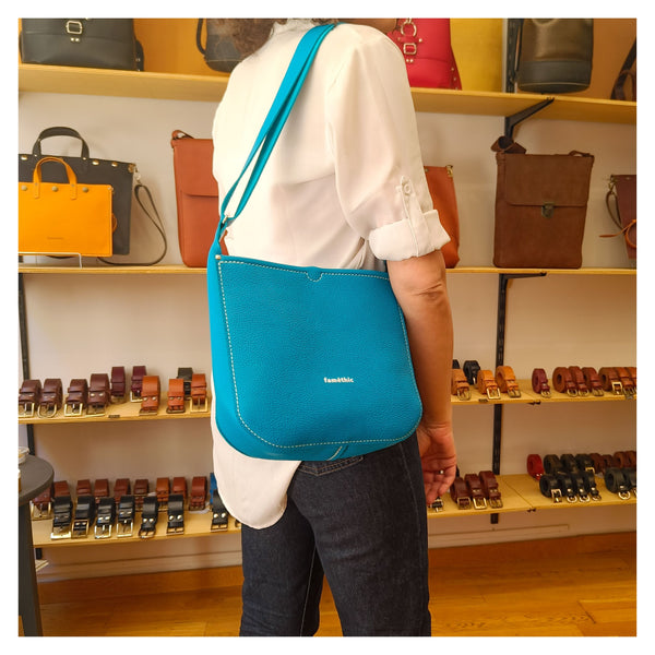 sac besace sac seau petit valériane turquoise cuir collection Marseille H2O faméthic maroquinerie