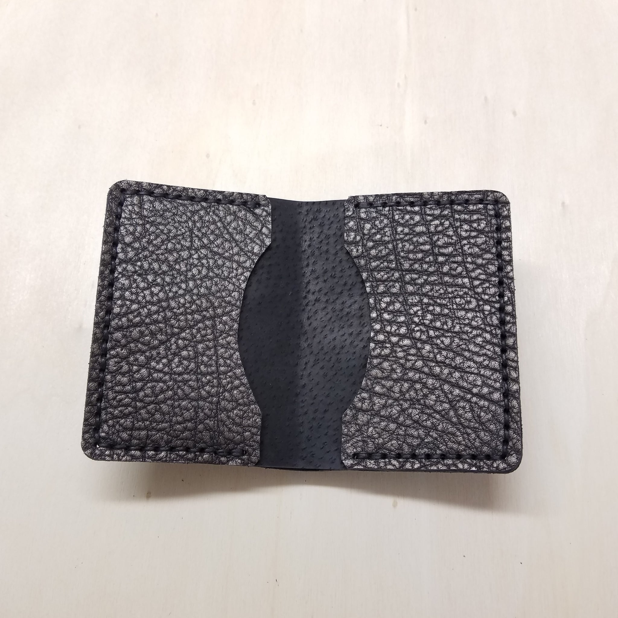 collection capsule famethic cuir porte-monnaie porte-carte petite maroquinerie pochette blague à tabac maroquinerie faméthic famethic porte-carte portefeuille éthique artisanal made in france artisan créateur cuir marseille responsable française