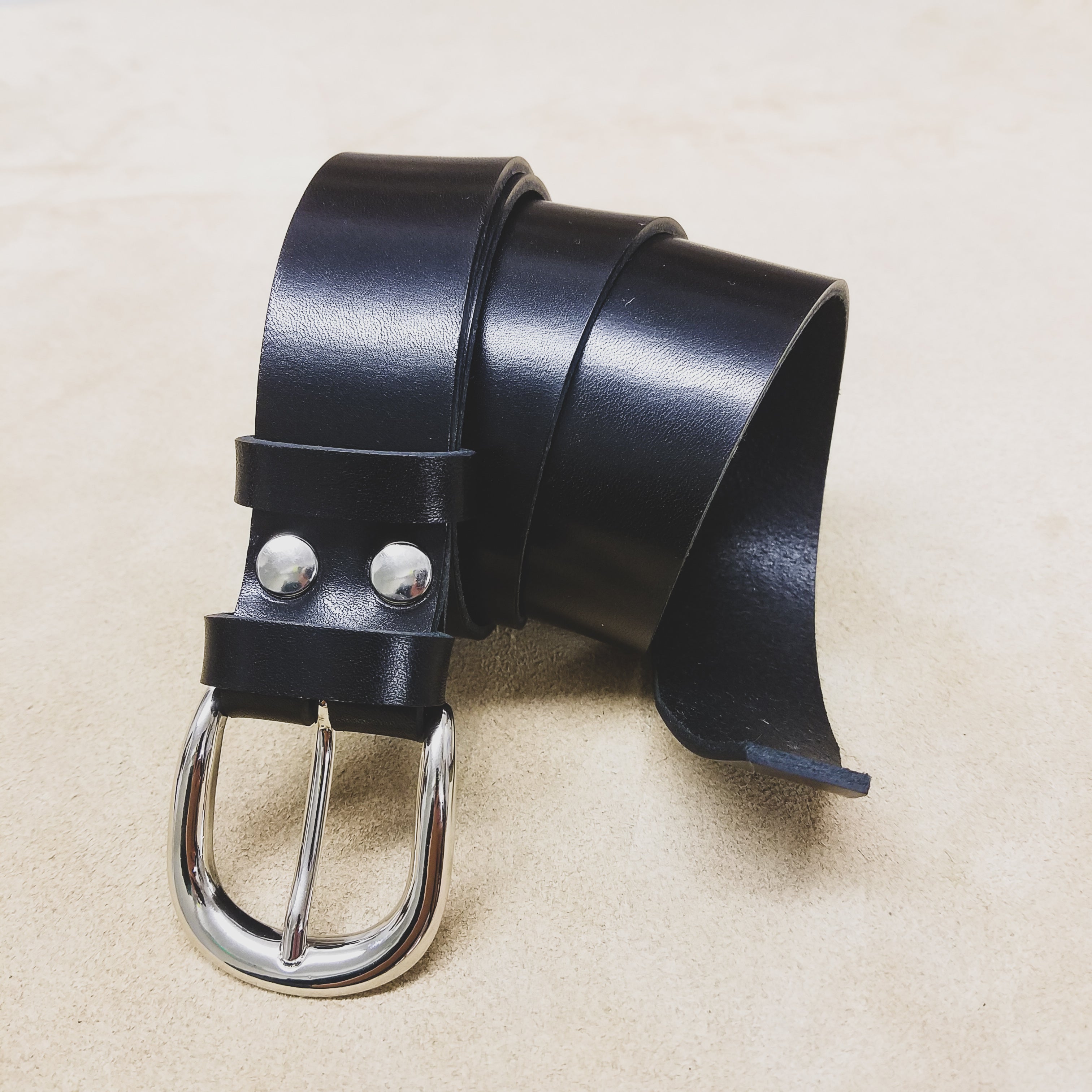 ceinture sur mesure cuir authentique fabrication artisanale famethic maroquinerie éthique française