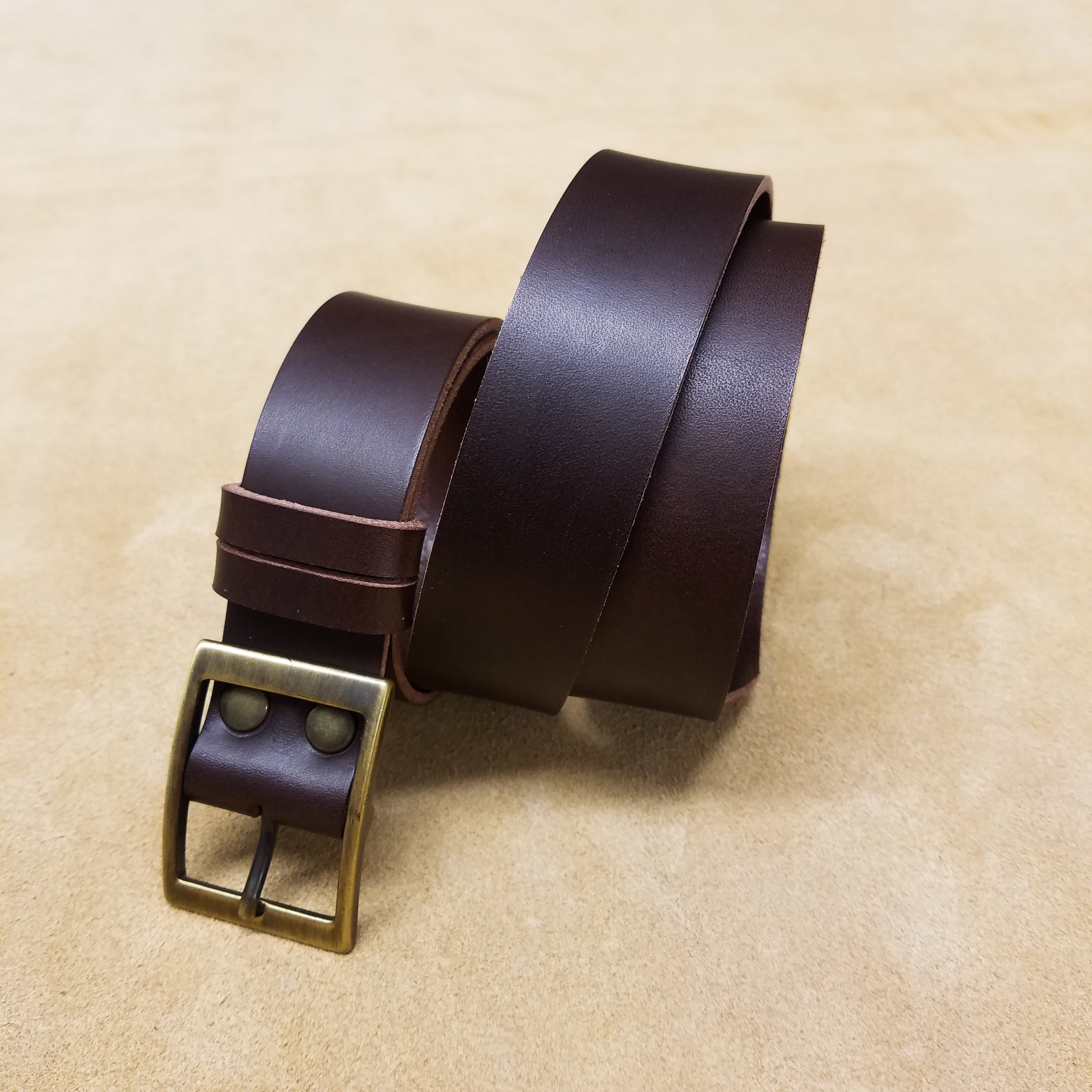 ceinture sur mesure cuir authentique fabrication artisanale famethic maroquinerie éthique française