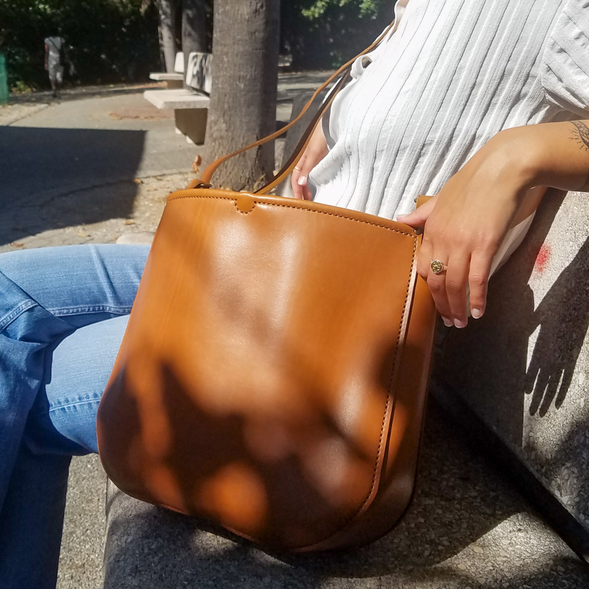 maroquinerie artisanal éthique famethic artisan maroquinier cuir atelier sac besace fabrication français france marseille grand sac cuir