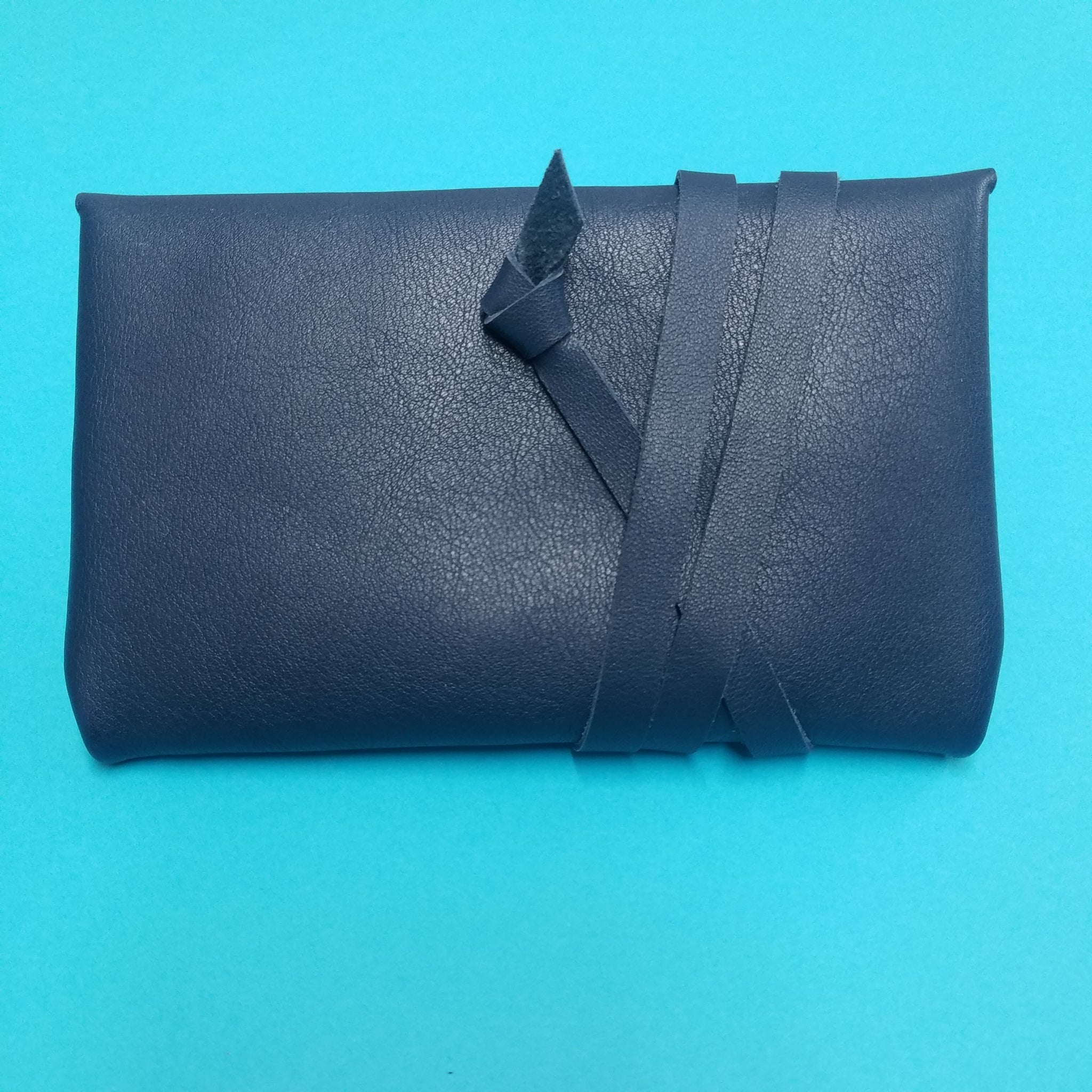 faméthic famethic cuir français maroquinerie éthique artisanale blague à tabac bruyère pochette