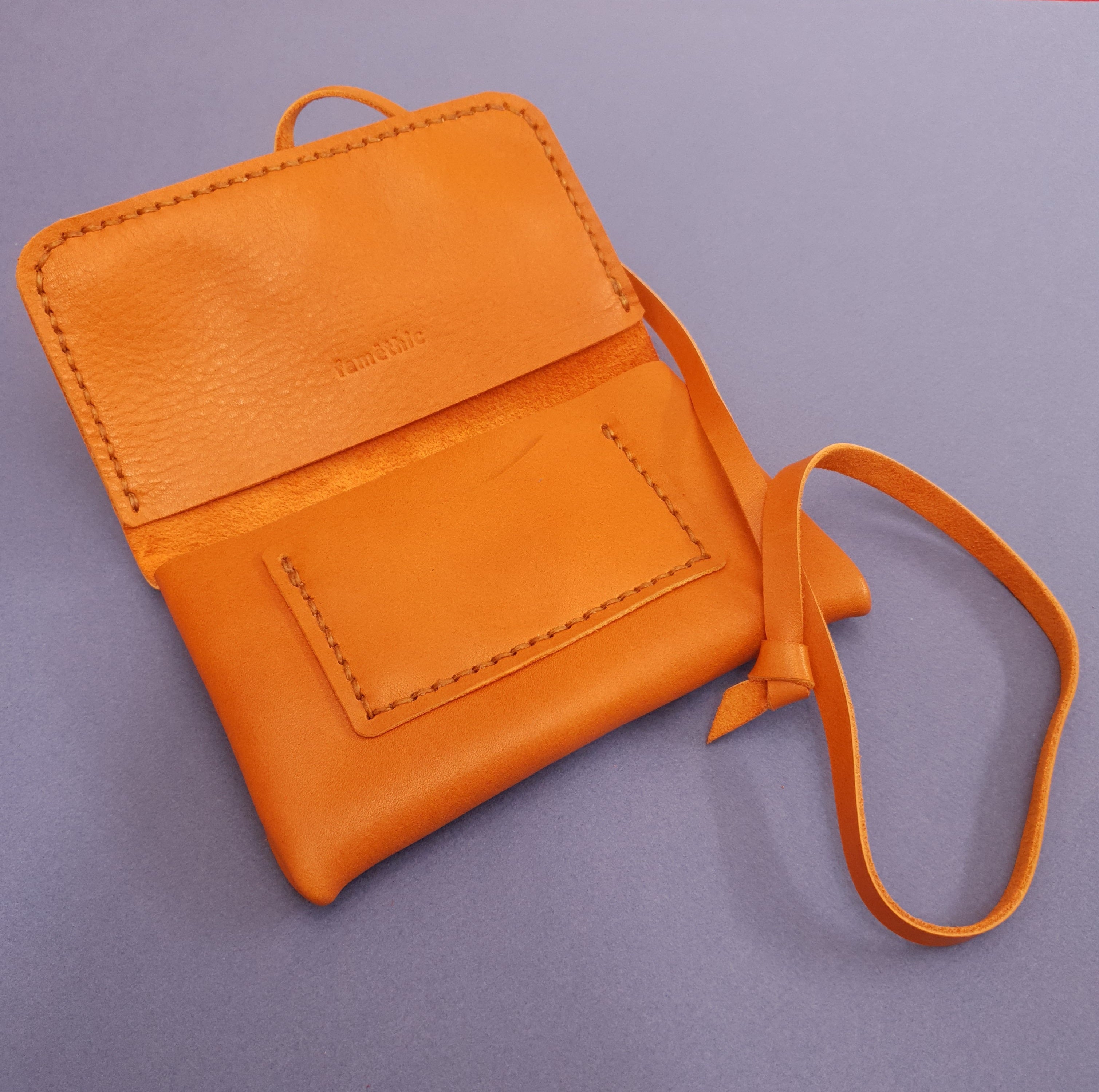 faméthic famethic cuir français maroquinerie éthique artisanale blague à tabac bruyère pochette