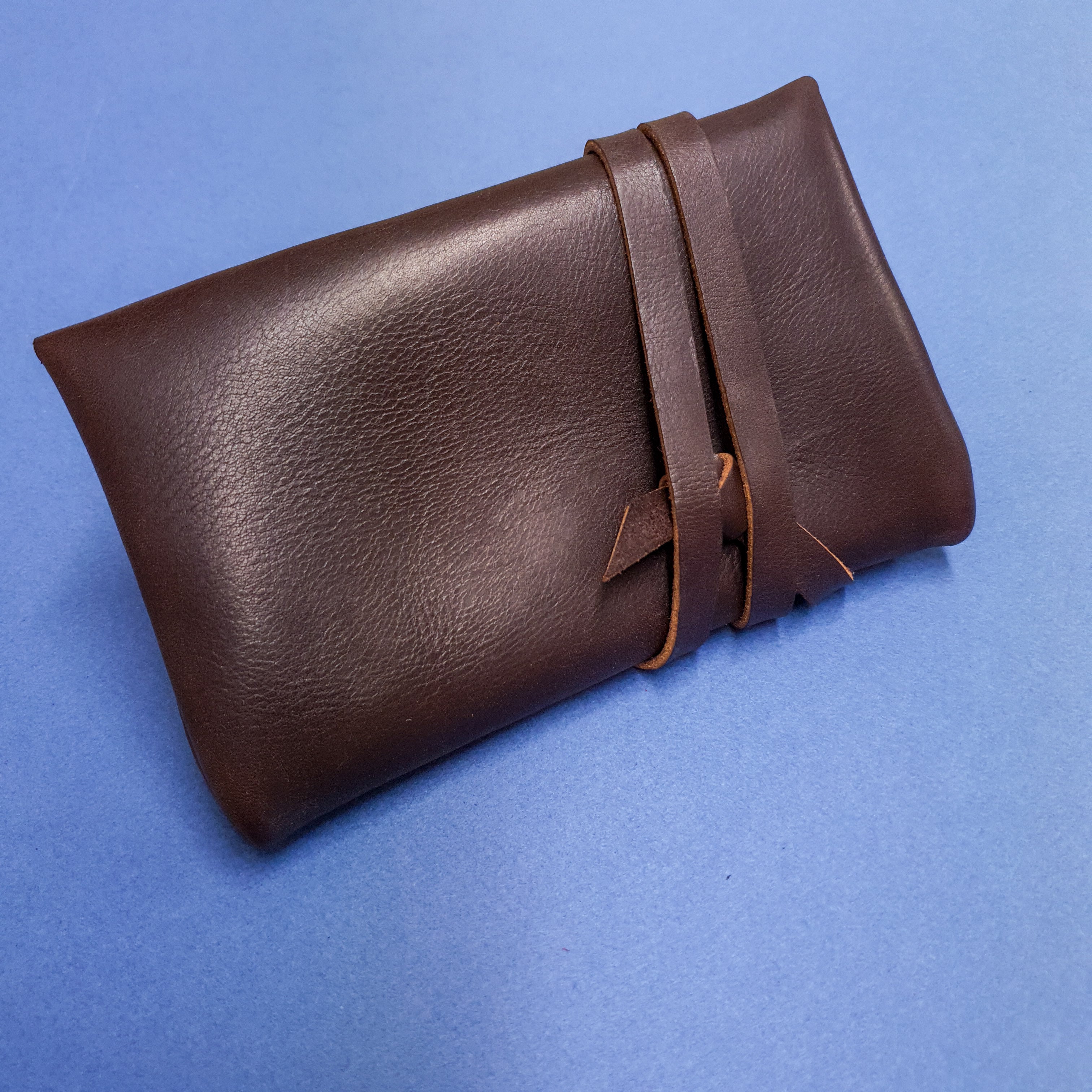 faméthic famethic cuir français maroquinerie éthique artisanale blague à tabac bruyère pochette