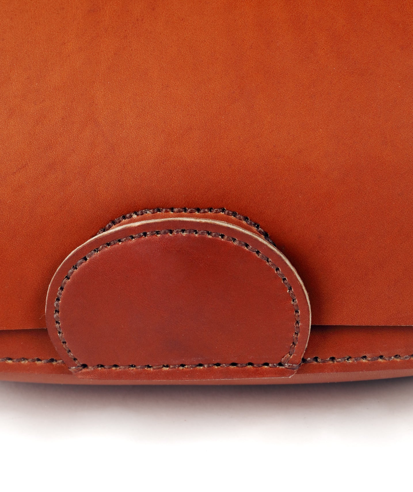 maroquinerie artisanal éthique famethic artisan maroquinier cuir atelier