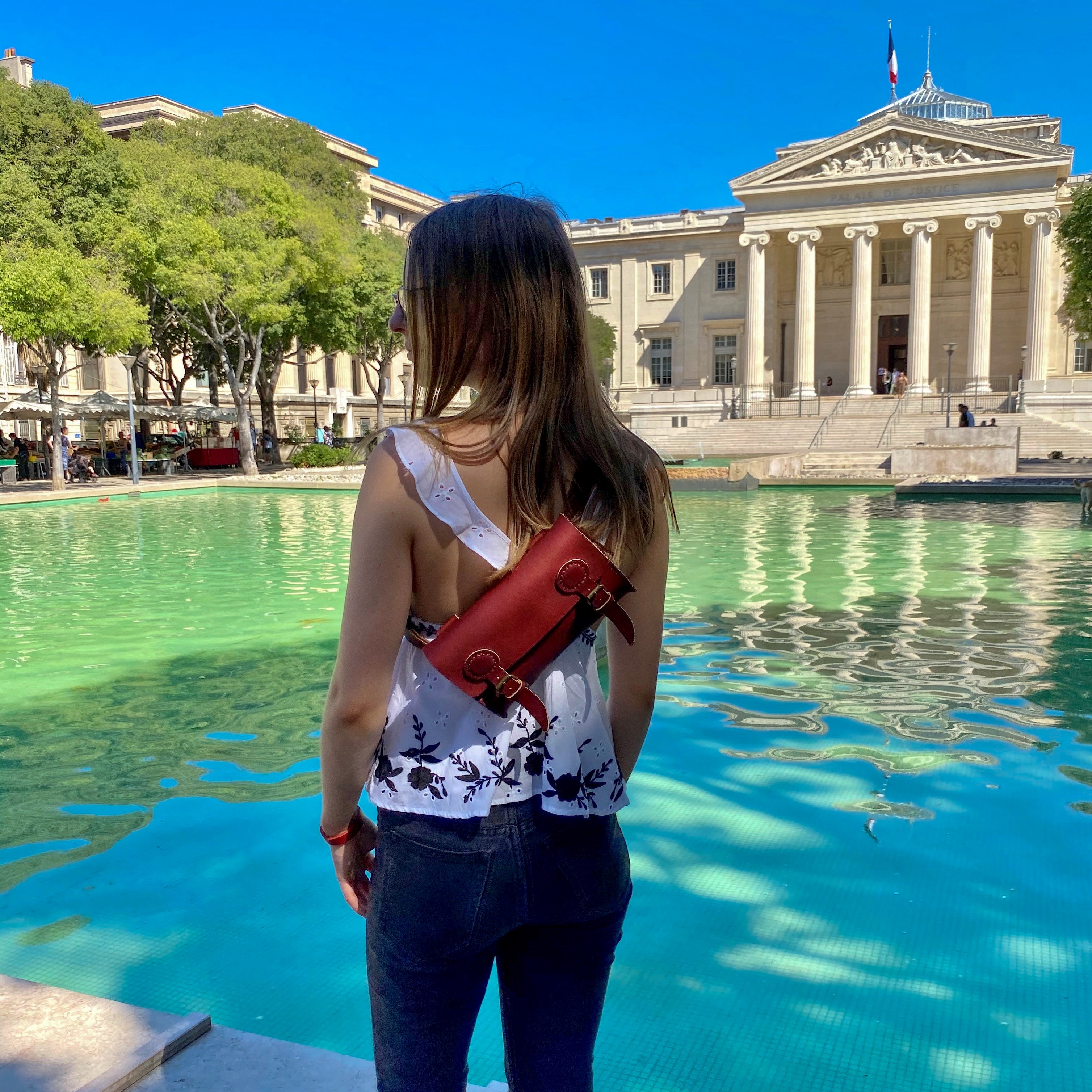 maroquinerie sac en cuir banane bandoulière sacoche cartable artisanal française cuir végétal faméthic passiflore