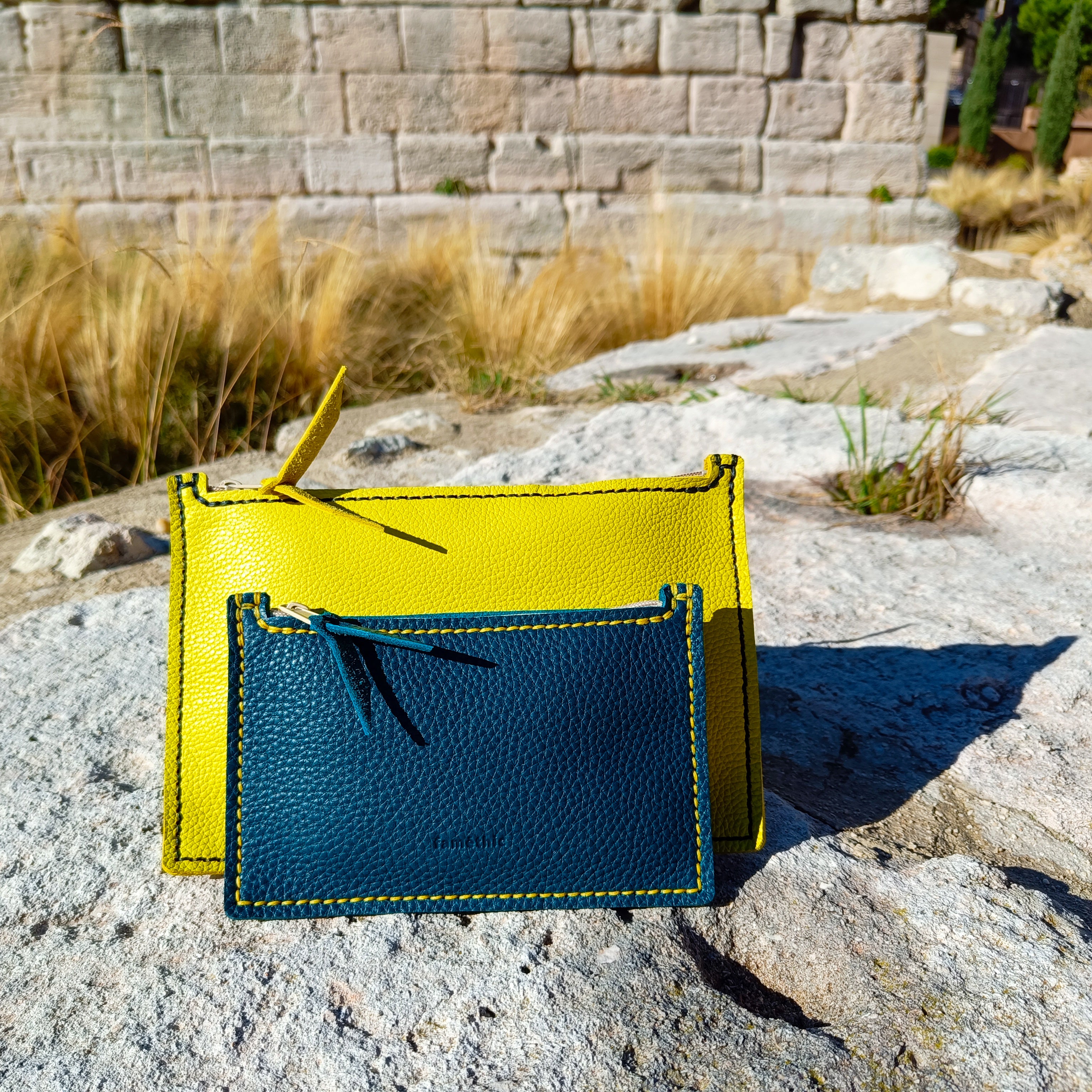 Petite Pochette Bleu Canard Collection Capsule Europe Maroquinerie Cuir Faméthic