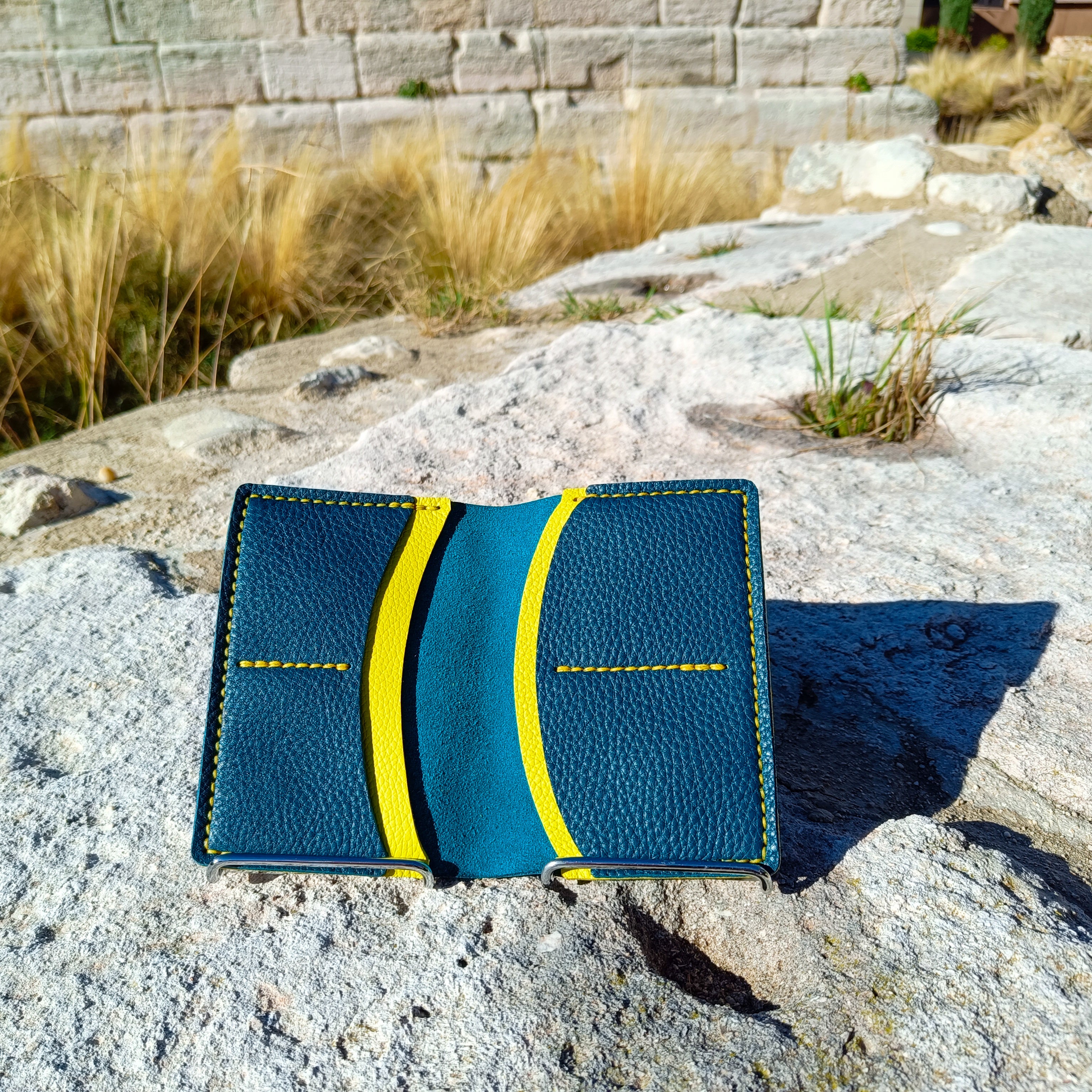 Protège Passeport Pourpier Bleu Canard Collection Capsule Europe Maroquinerie Cuir Faméthic