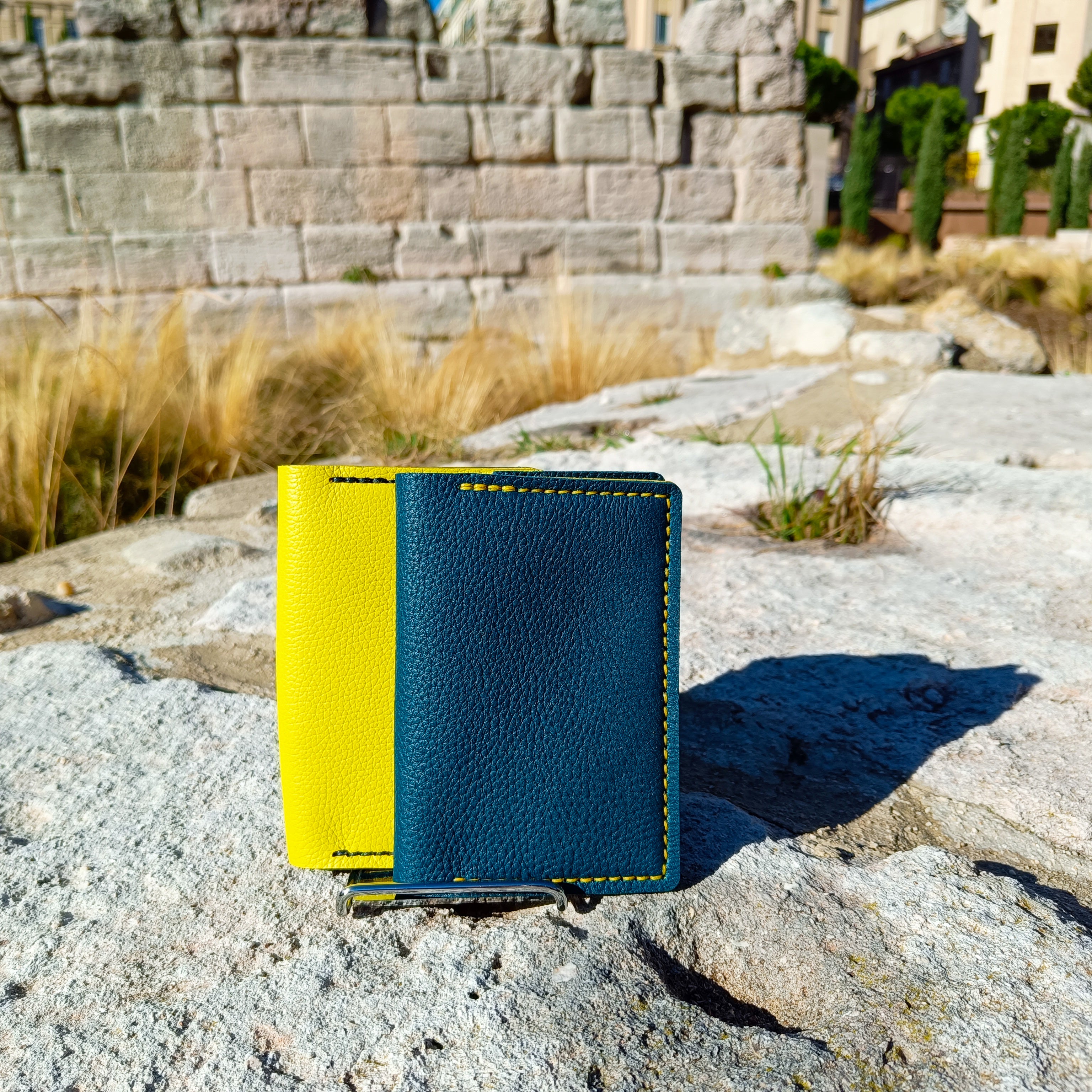 Protège Passeport Pourpier Bleu Canard Collection Capsule Europe Maroquinerie Cuir Faméthic