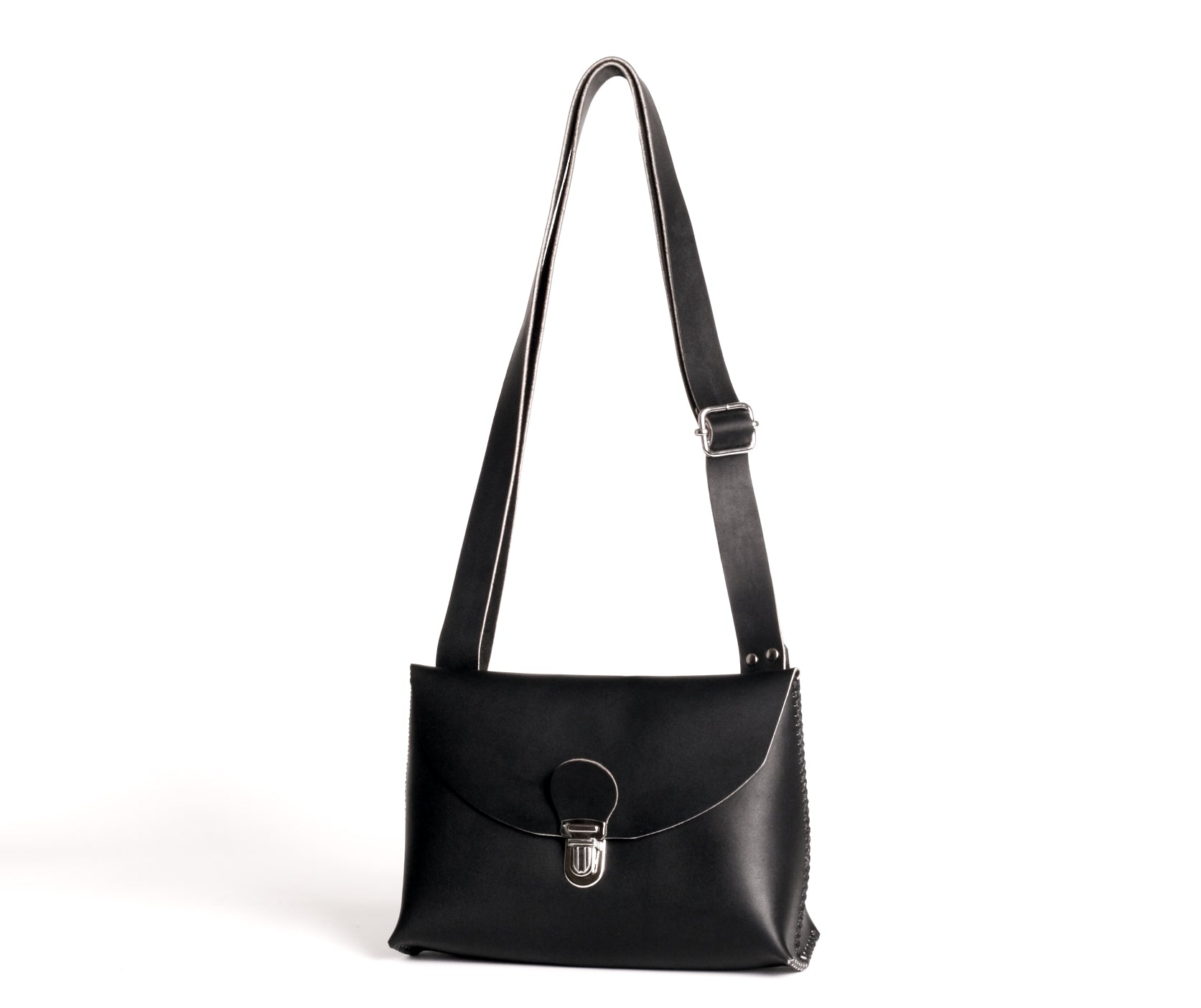 maroquinerie artisanal éthique famethic artisan maroquinier cuir atelier sac en cuir bandoulière mimosa faméthic