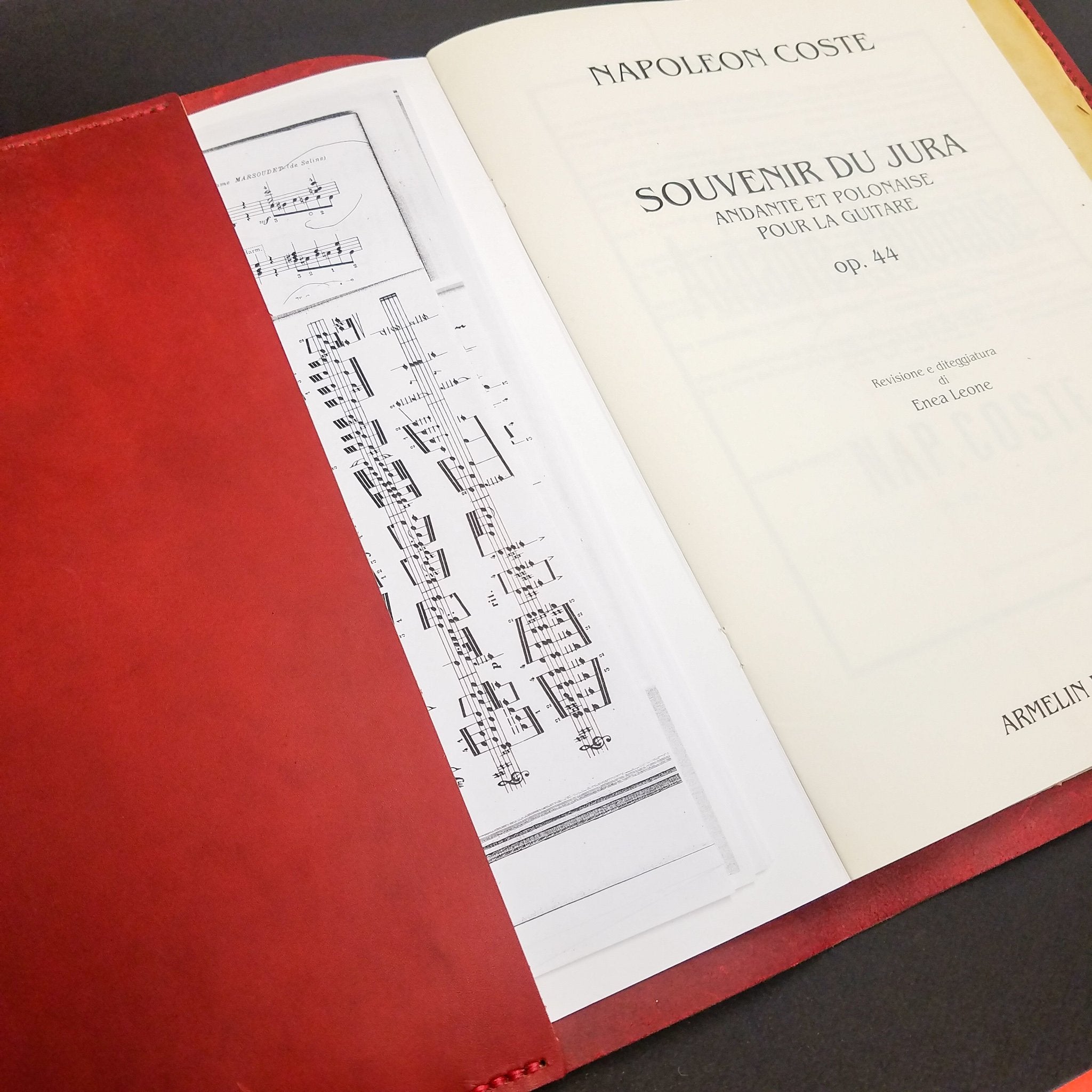 protège carnet cahier cuir sur mesure personnalisable cadeau note écriture dessin élastique maroquinerie artisanale faméthic français marseille inscription personnalisée