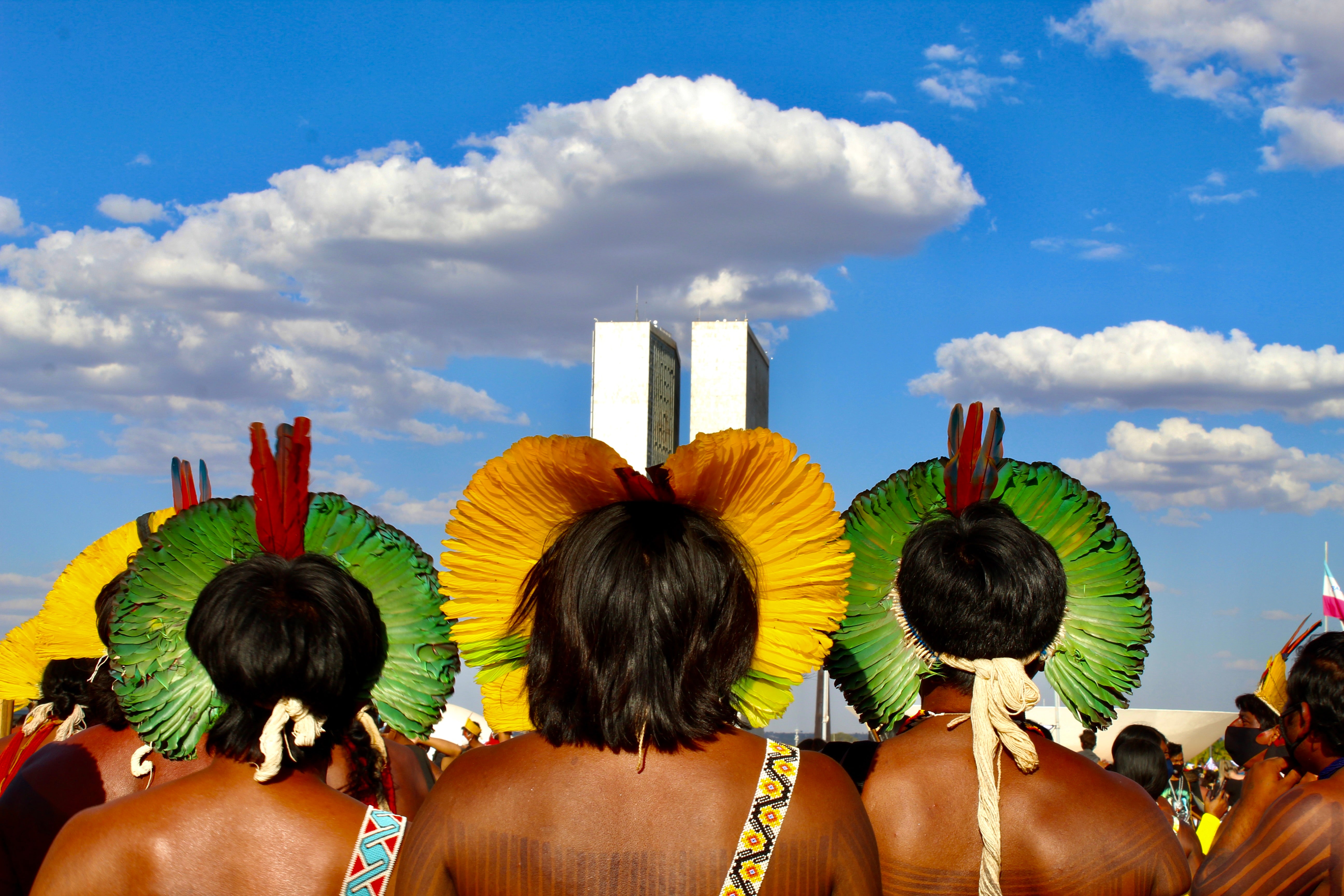 famethic marque engagée durable soutient l'ong survival international