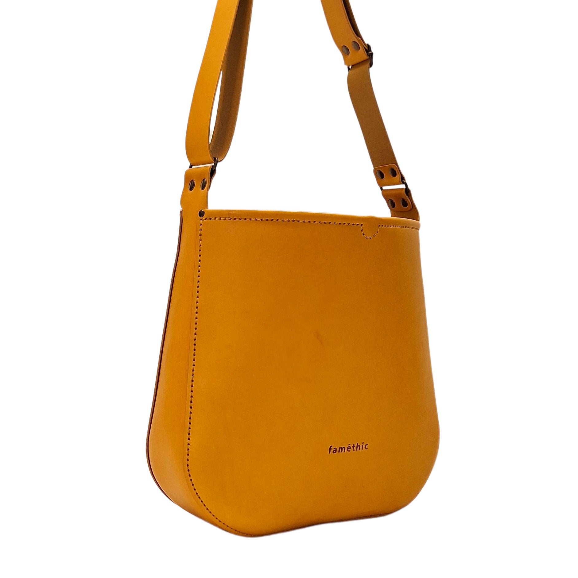 maroquinerie artisanal éthique famethic artisan maroquinier cuir atelier sac besace fabrication français france marseille grand sac cuir jaune safran