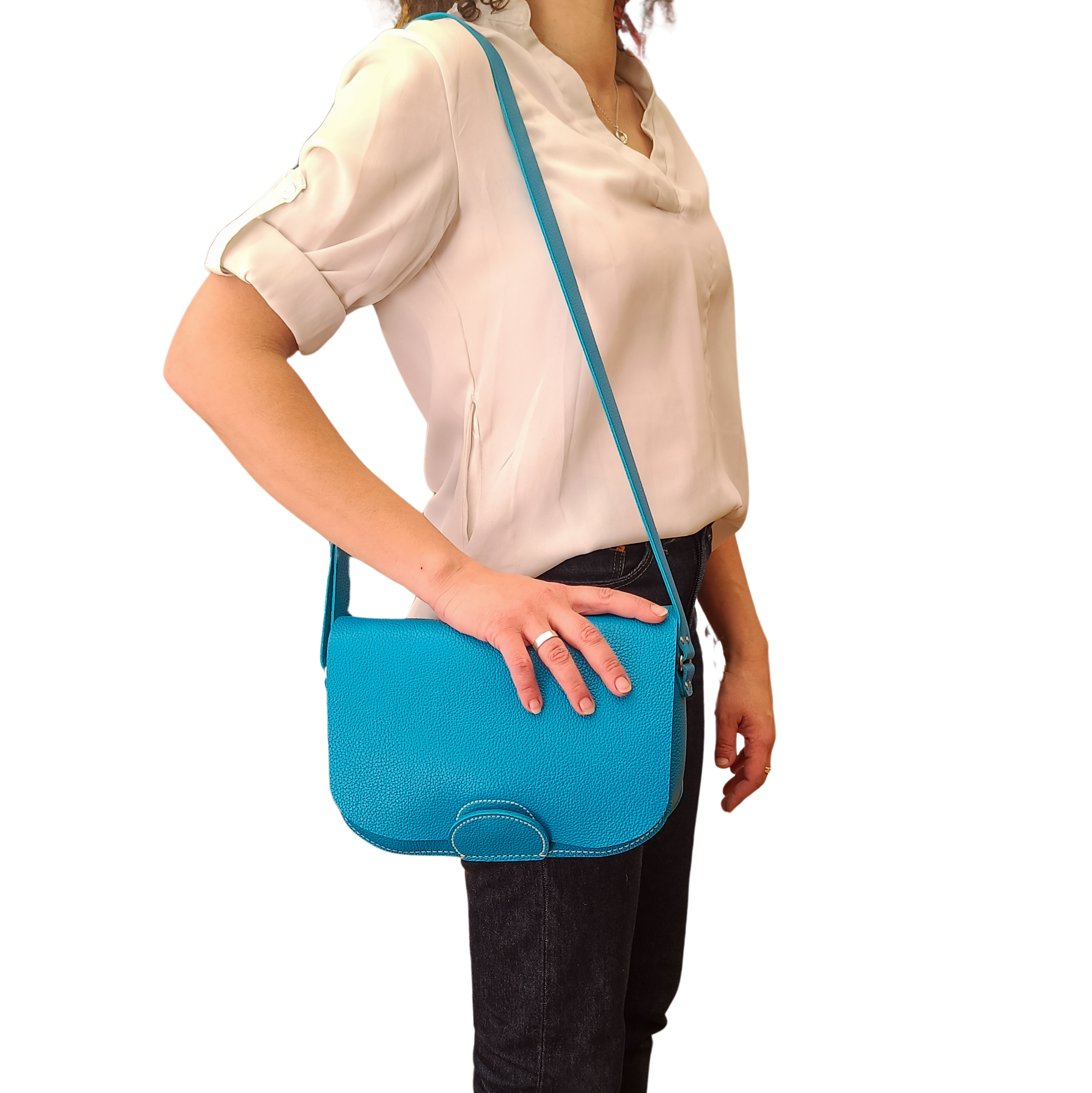 sac besace grande centaurée cuir turquoise collection marseille H2O maroquinerie
