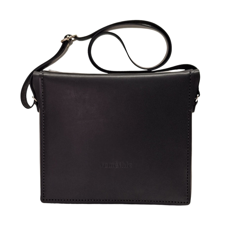 sacoche pour homme en cuir fabrication française maroquinerie faméthic giroflée noir