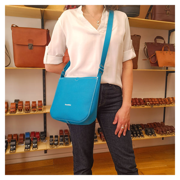 sac besace sac seau petit valériane turquoise cuir collection Marseille H2O faméthic maroquinerie