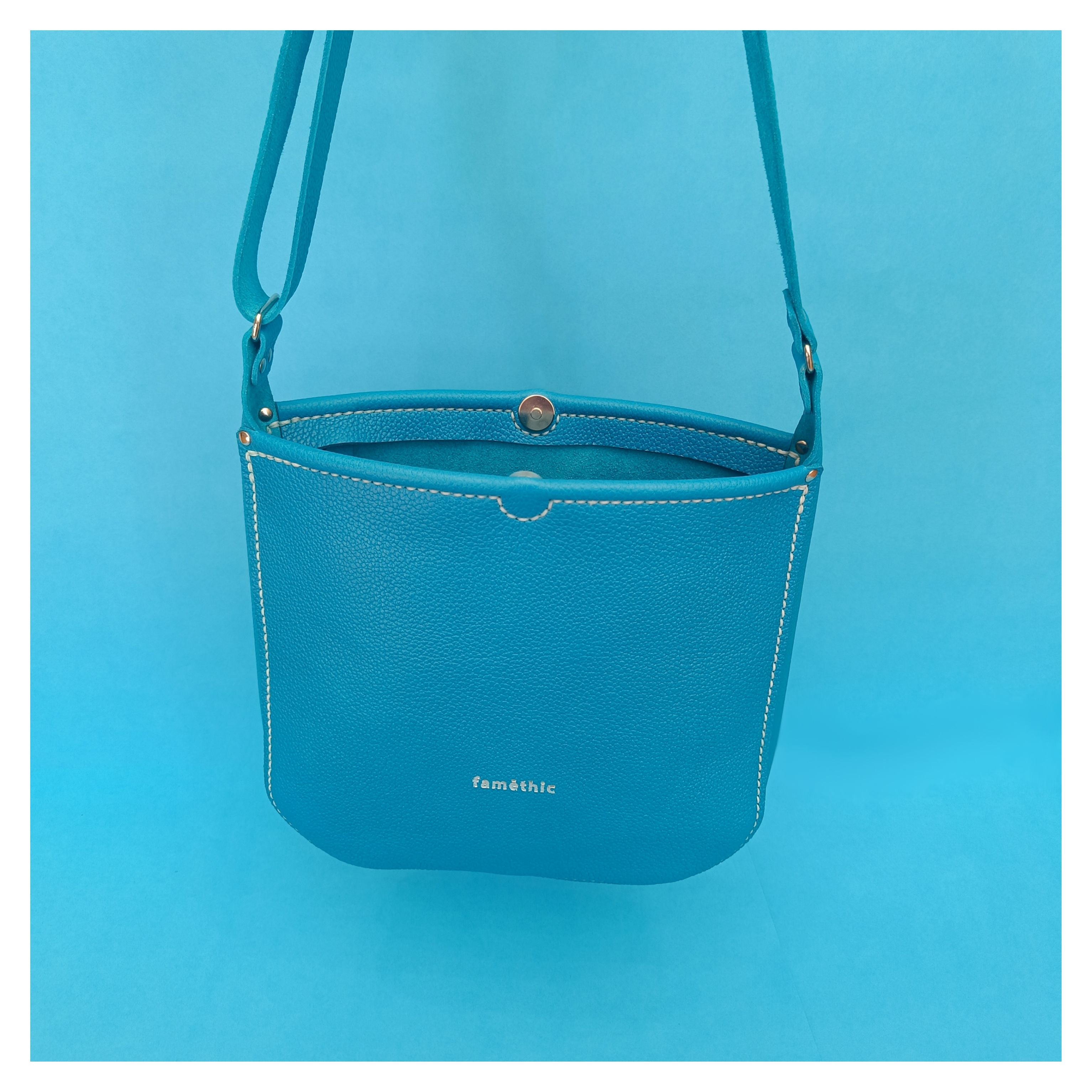 sac besace sac seau petit valériane turquoise cuir collection Marseille H2O faméthic maroquinerie