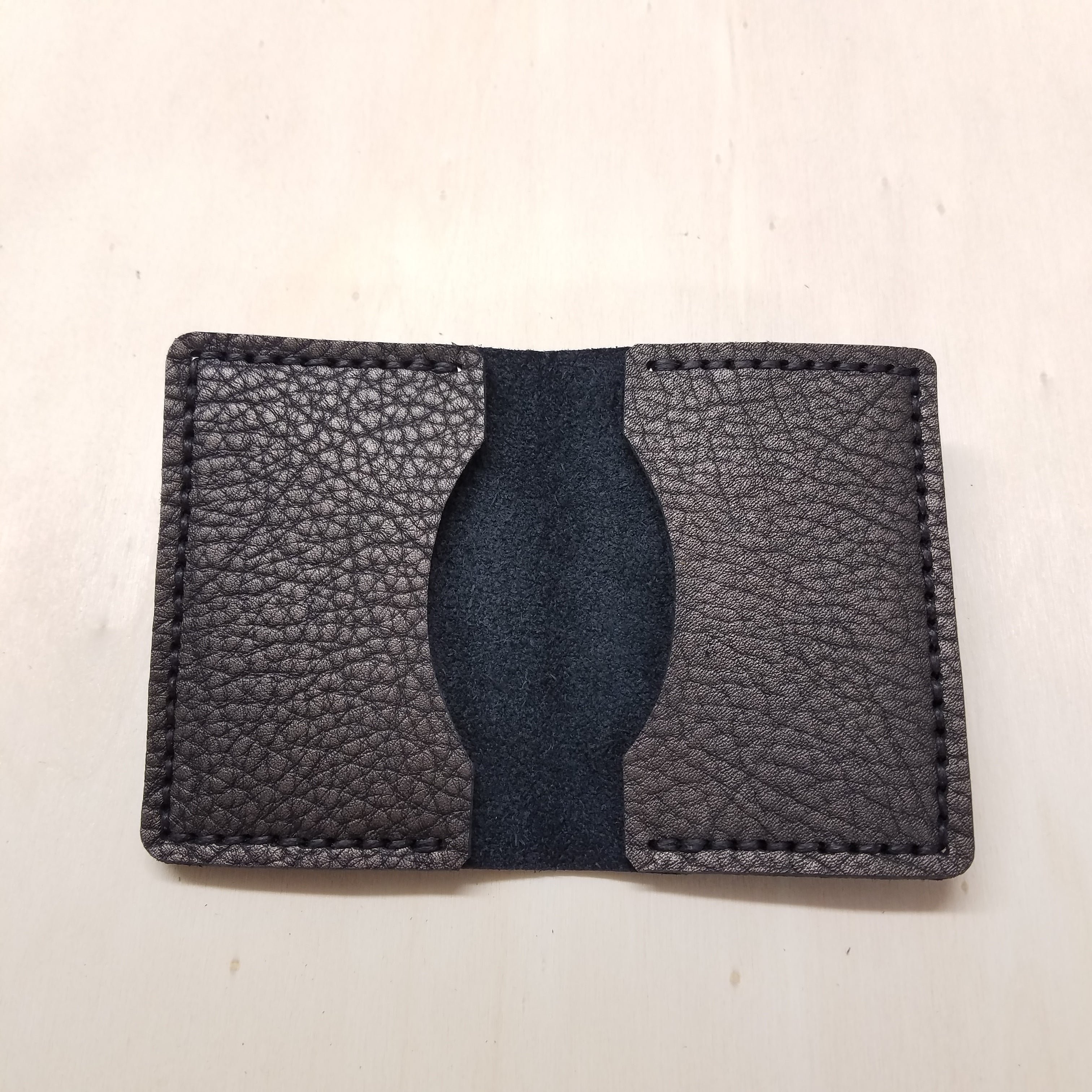 collection capsule famethic cuir porte-monnaie porte-carte petite maroquinerie pochette blague à tabac