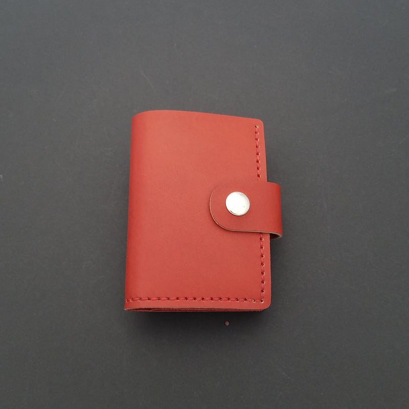 maroquinerie portefeuille homme femme cuir artisanal éthique atelier marseille famethic maroquinier artisan made in france rouge