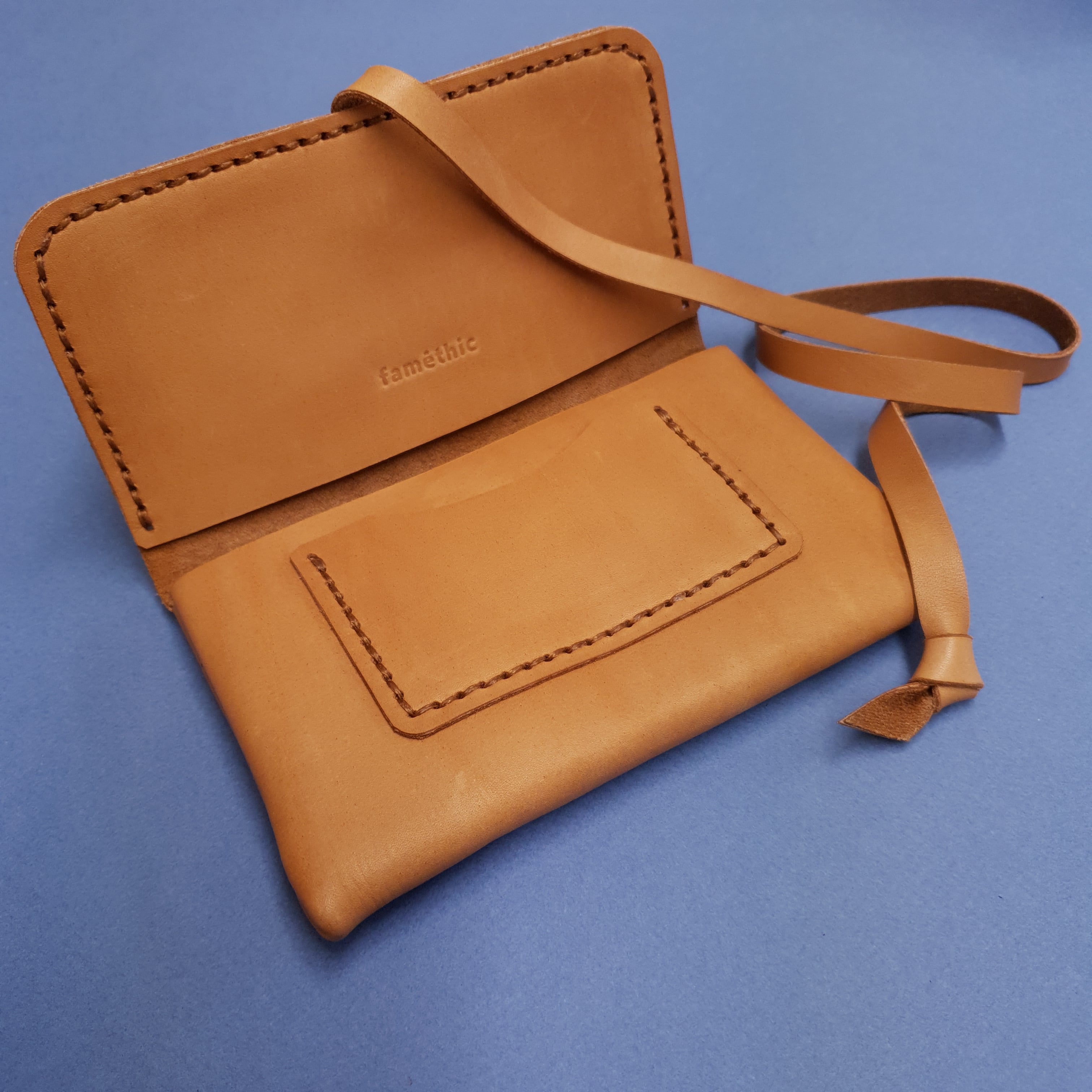 faméthic famethic cuir français maroquinerie éthique artisanale blague à tabac bruyère pochette