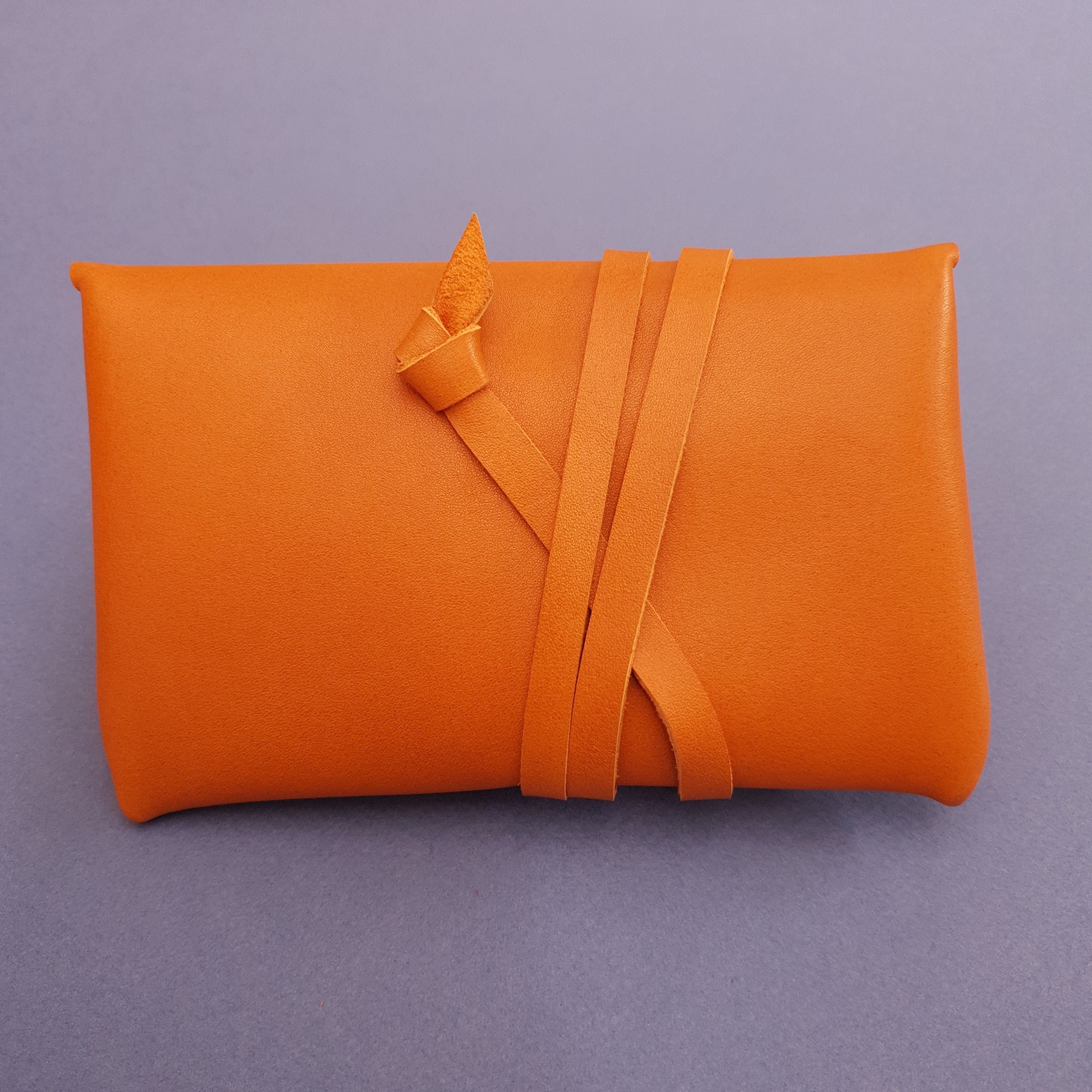 faméthic famethic cuir français maroquinerie éthique artisanale blague à tabac bruyère pochette