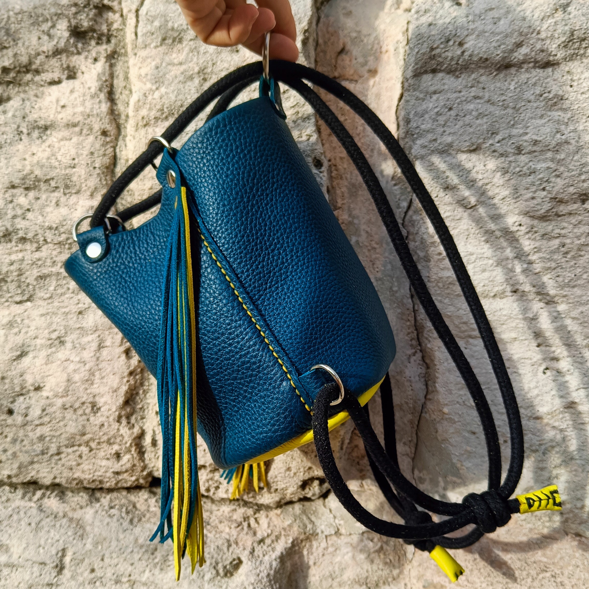 Mini Camélée Bleu Canard Collection Capsule Europe Maroquinerie Cuir Faméthic