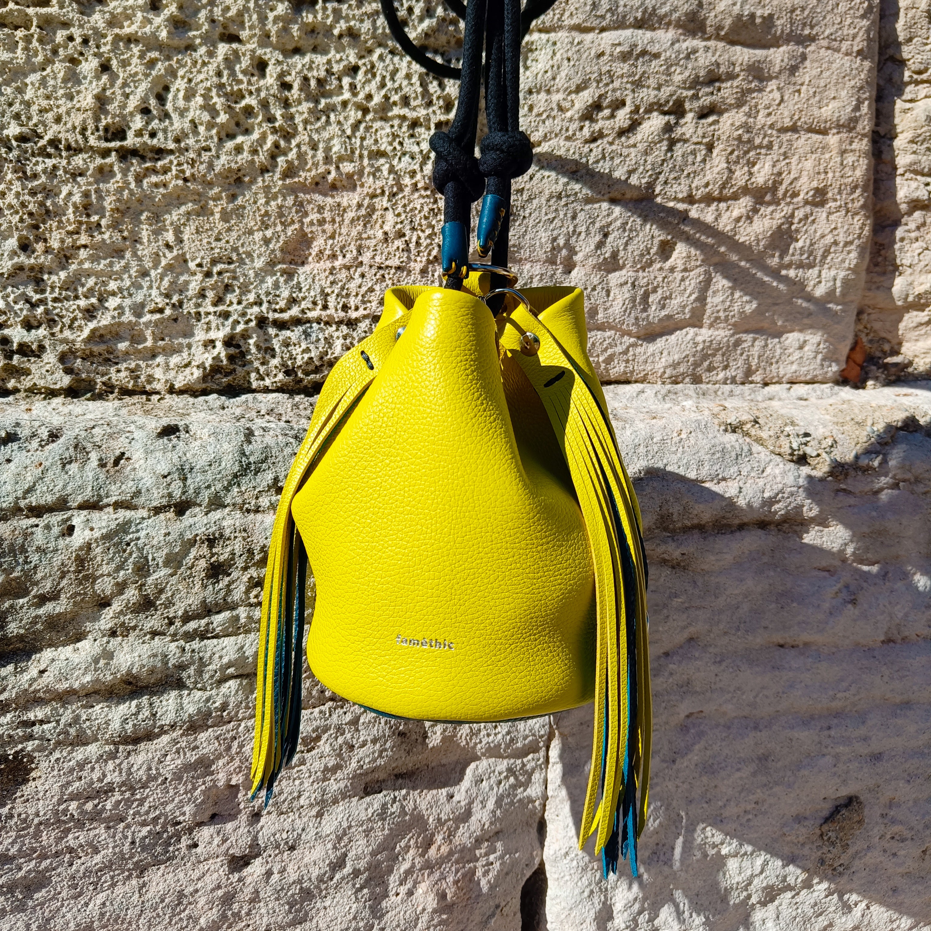 Mini Camélée Jaune Citron Collection Capsule Europe Maroquinerie Cuir Faméthic