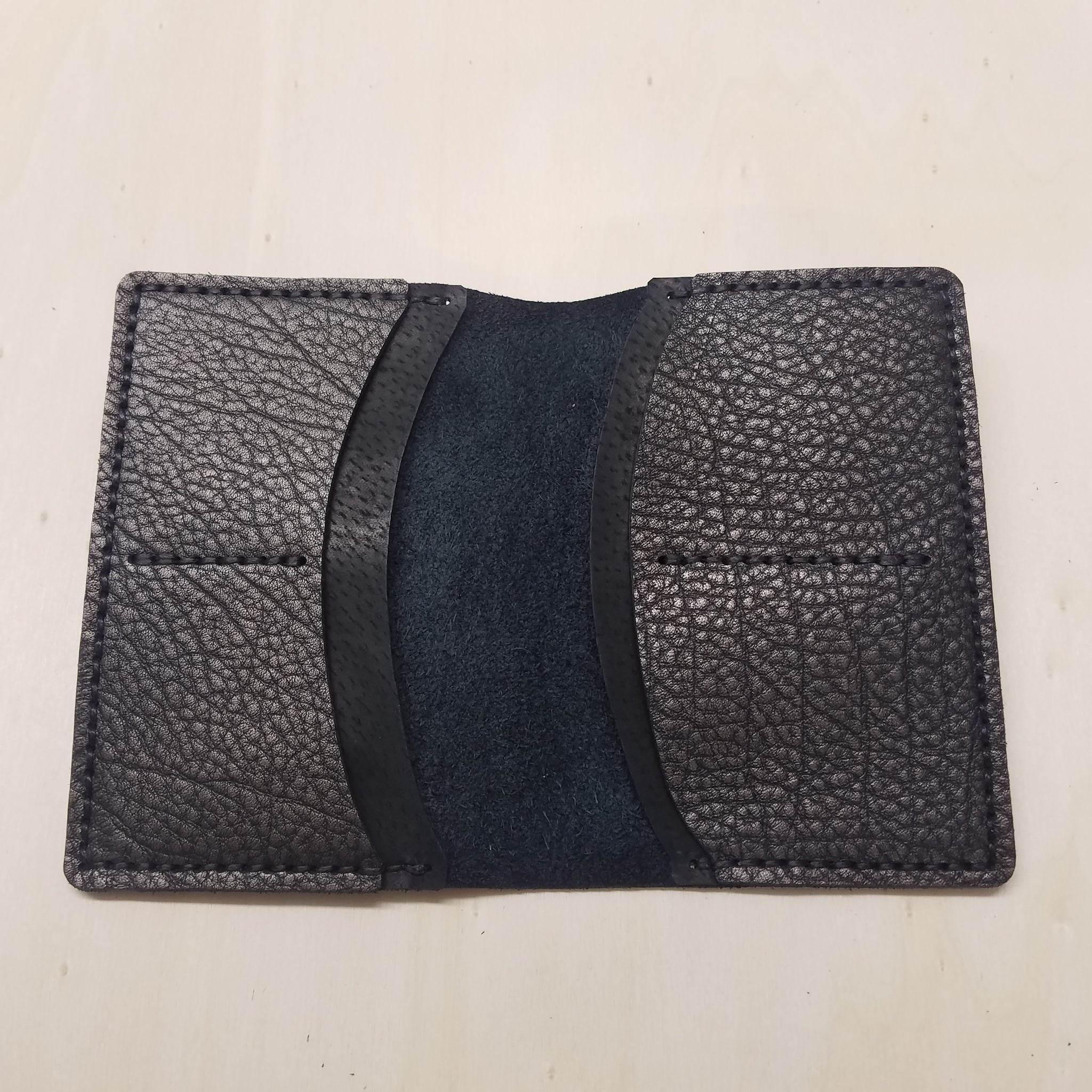 collection capsule famethic cuir porte-monnaie porte-carte petite maroquinerie pochette blague à tabac