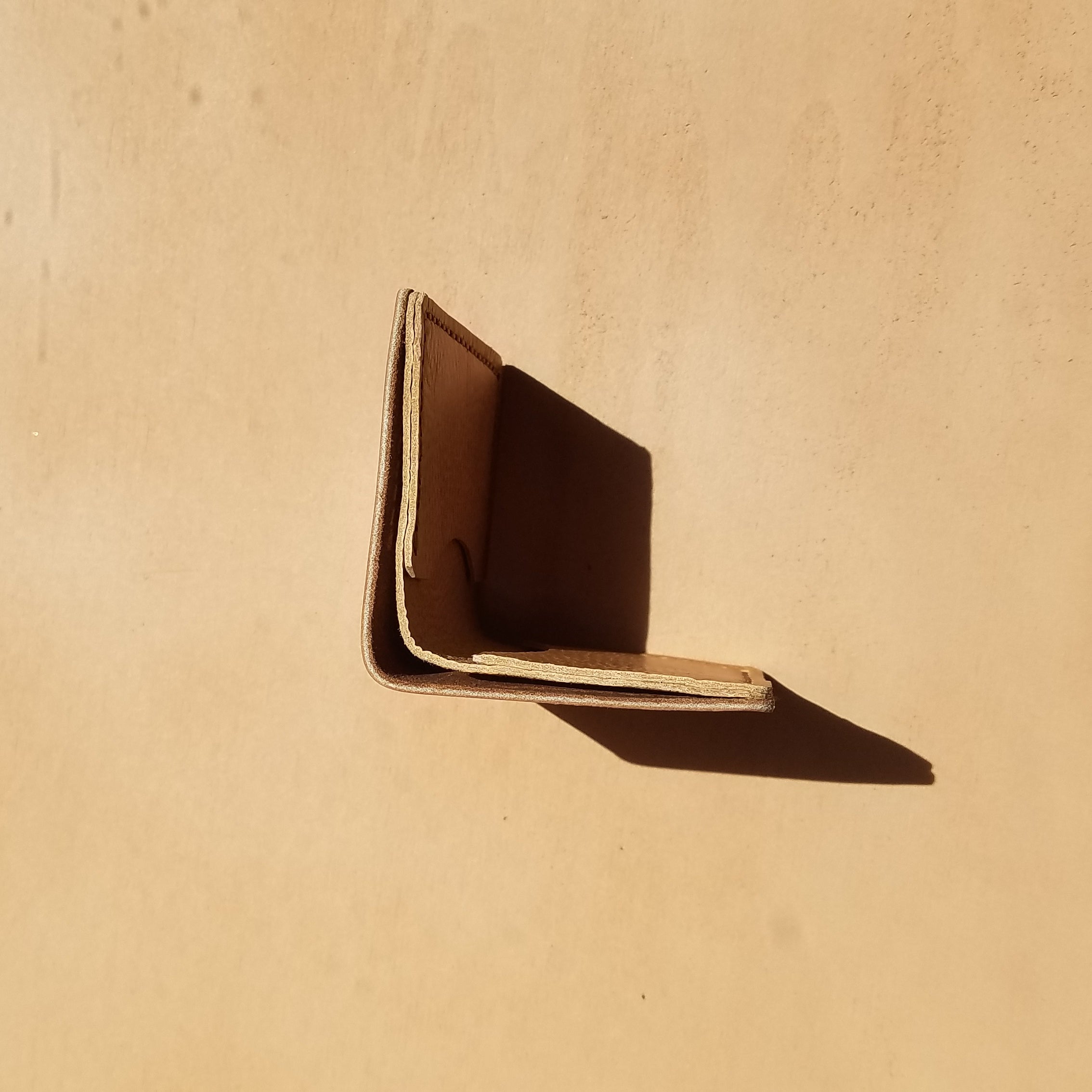 maroquinerie faméthic famethic porte-carte portefeuille éthique artisanal made in france artisan créateur cuir marseille responsable française