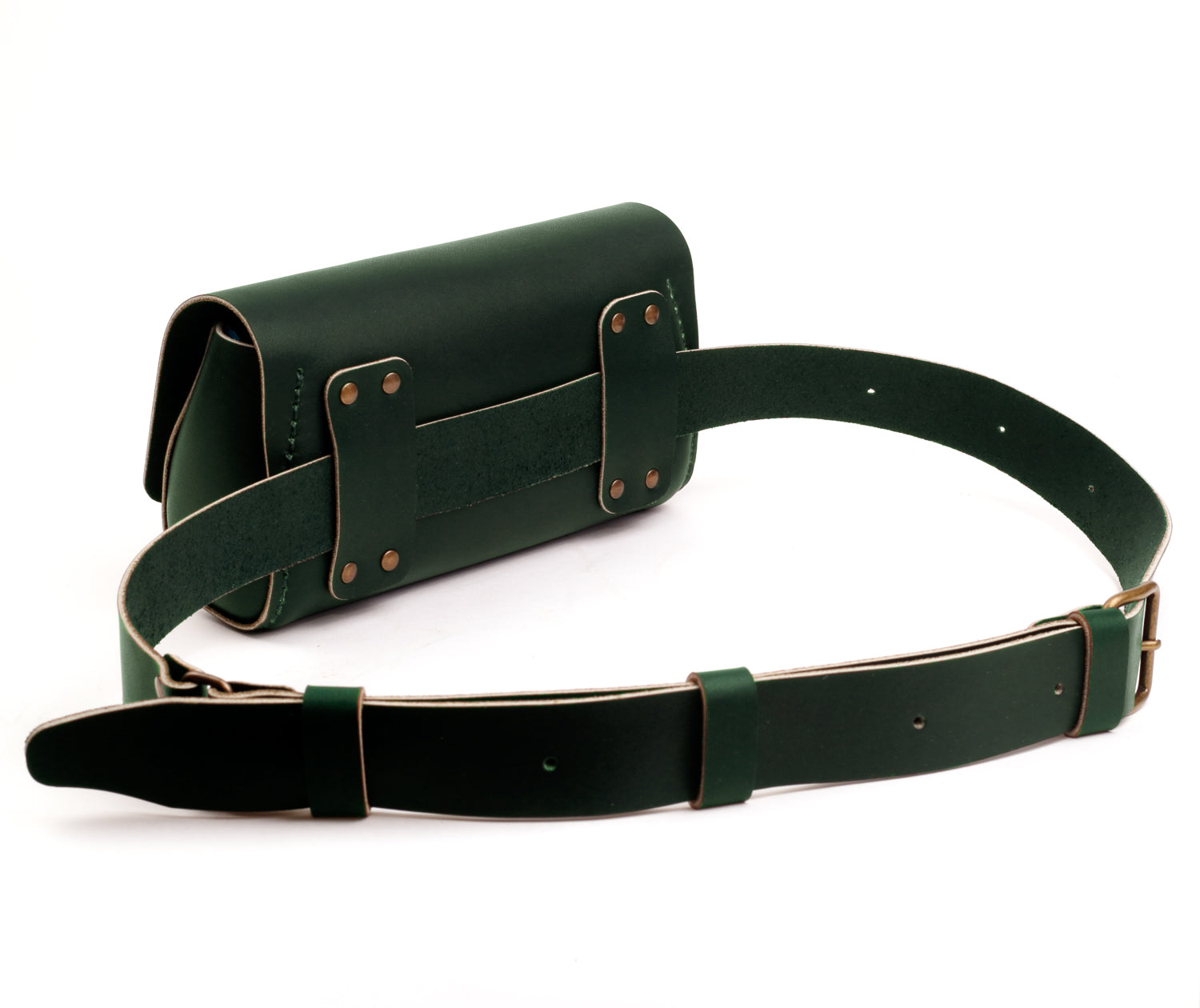 maroquinerie artisanal éthique famethic artisan maroquinier cuir atelier banane éthique 