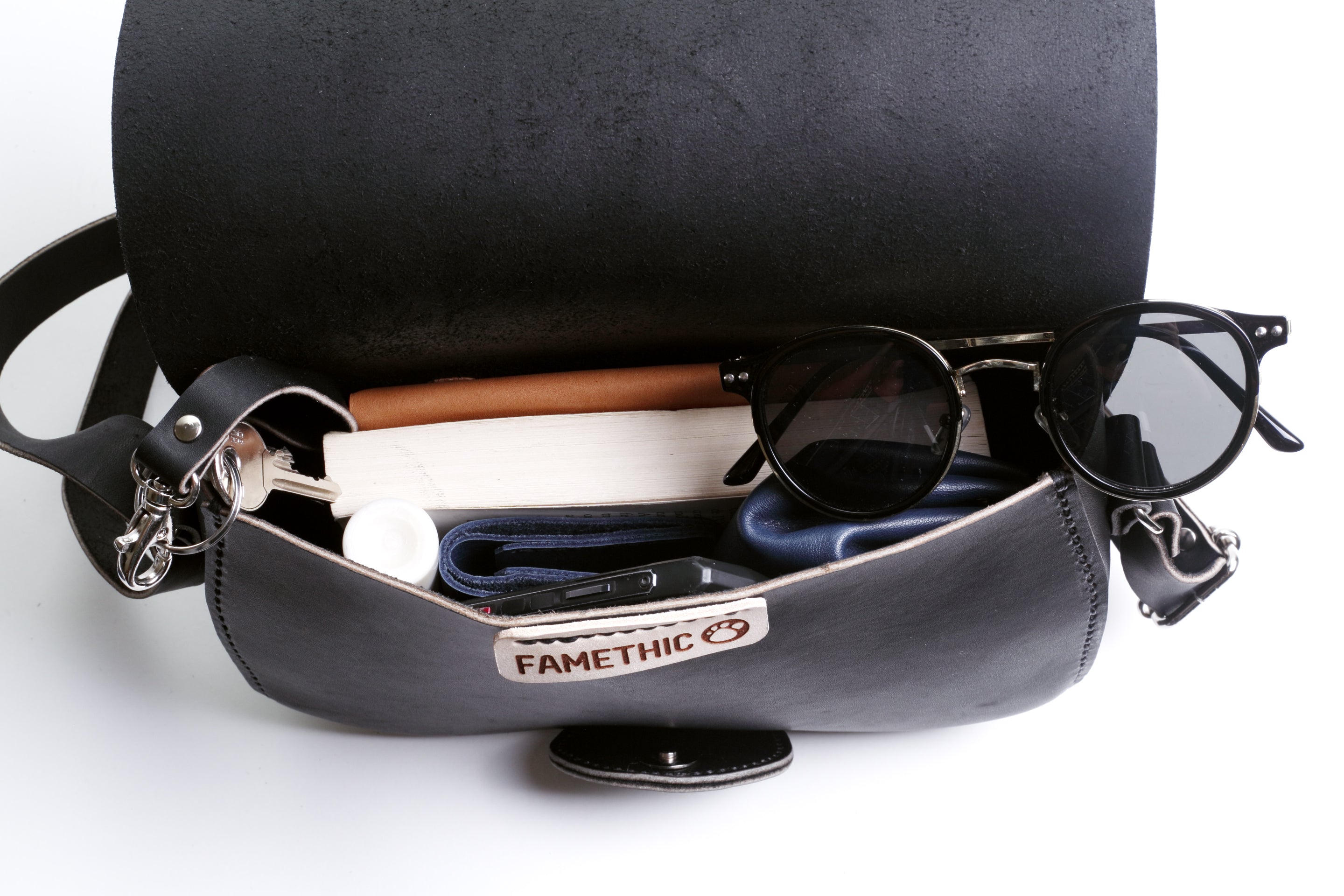 maroquinerie artisanal éthique famethic artisan maroquinier cuir atelier